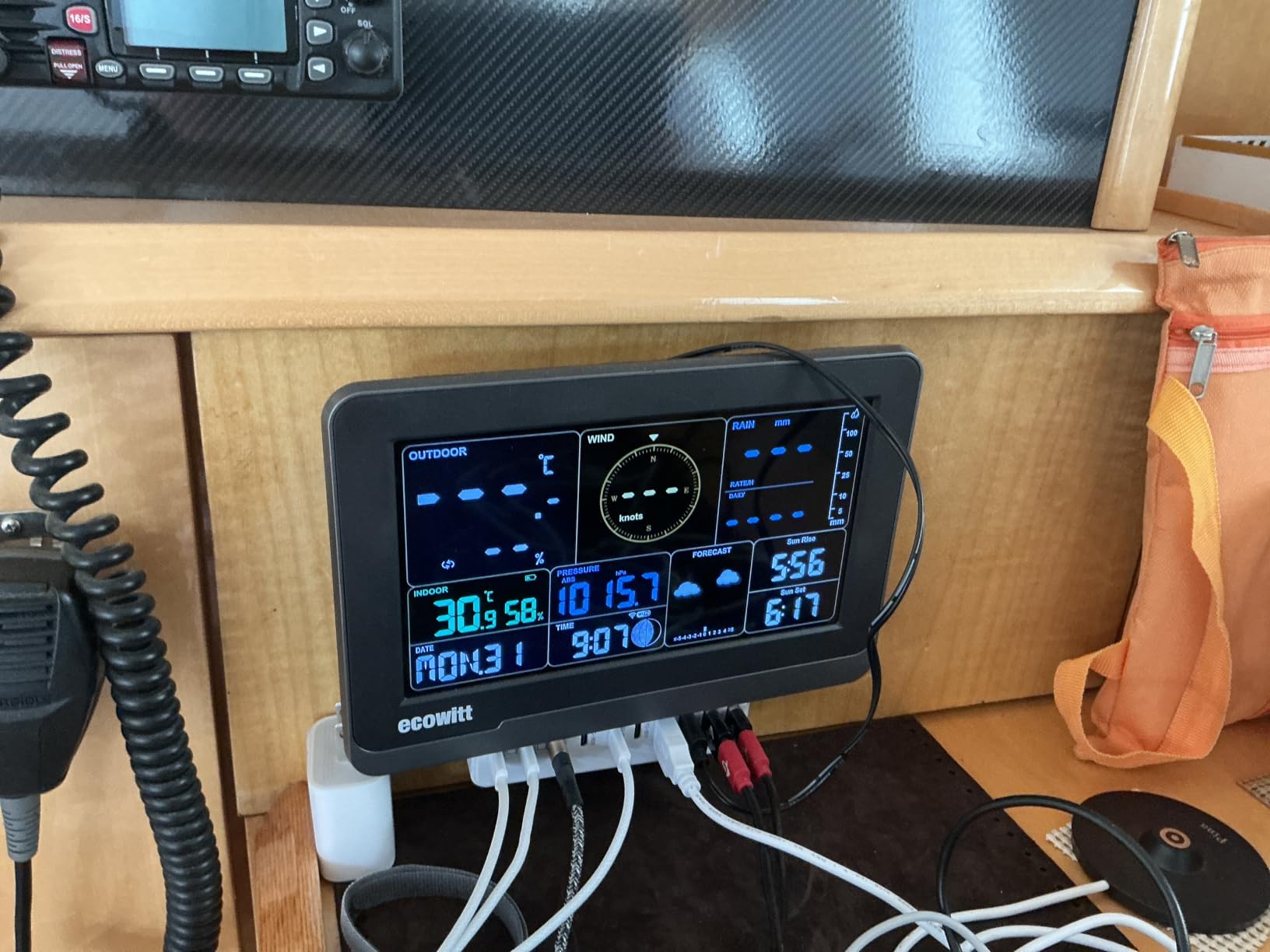 ECOWITT WS3901 Wi-Fi Weather Station Kit, Includes WS3900 7.5'' Colored LCD Display Console and WS90 Outdoor Sensor Array, IoT Function, 915 MHz customer photo 1