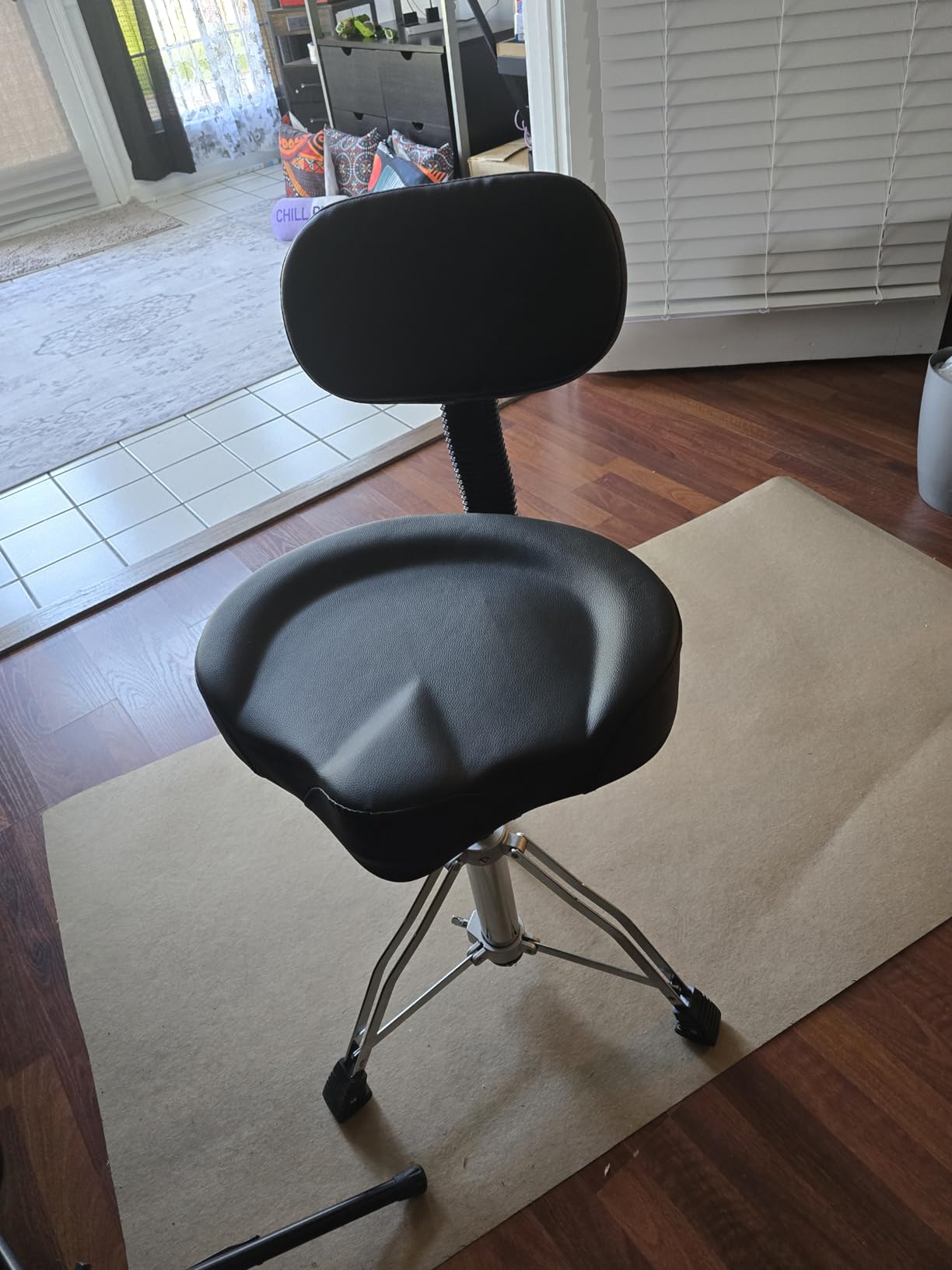 Drum Stool Throne with Backrest Hydraulic Adjustable Guitar Chair Saddle Seat Drum Stool for Adult Drummers for Piano Guitar, Black customer photo 1