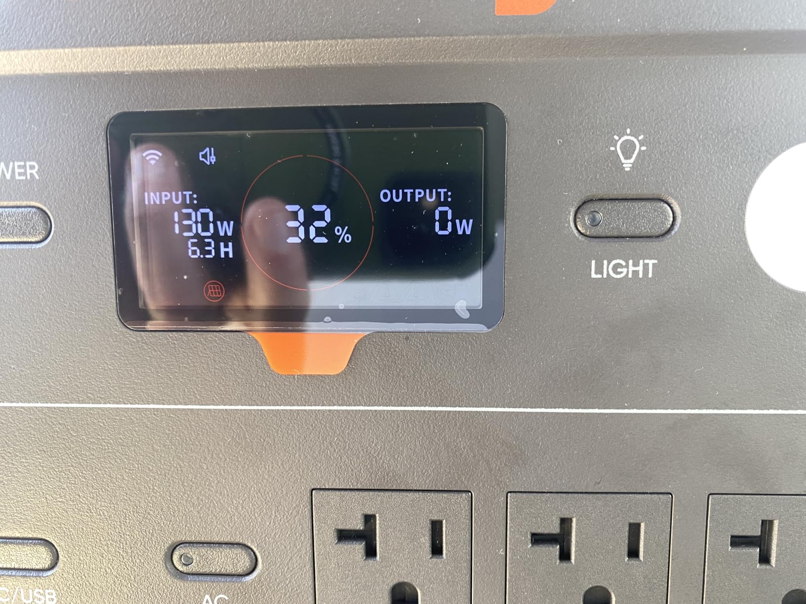 Jackery Solar Generator 1000 v2 and 200W Solar Panel, 1070Wh, 1500W AC | 1 Hr Fast Charge, LiFePO4 Battery, 100W USB-C Output, for Outdoor, Off-Grid Living, RV, Emergency customer photo 1