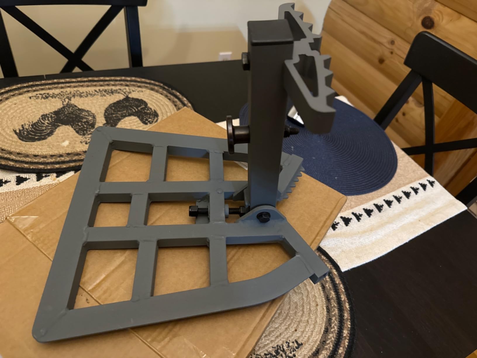 Tomaki Saddle Hunting Platform, Aluminum Adjustable Tree Saddle Platform, Saddle Hunting Platform for Hunting, Reliable Silent Adjustable 12''X12'' Saddle Hunting Accessories Hunting Saddle Kit customer photo 1