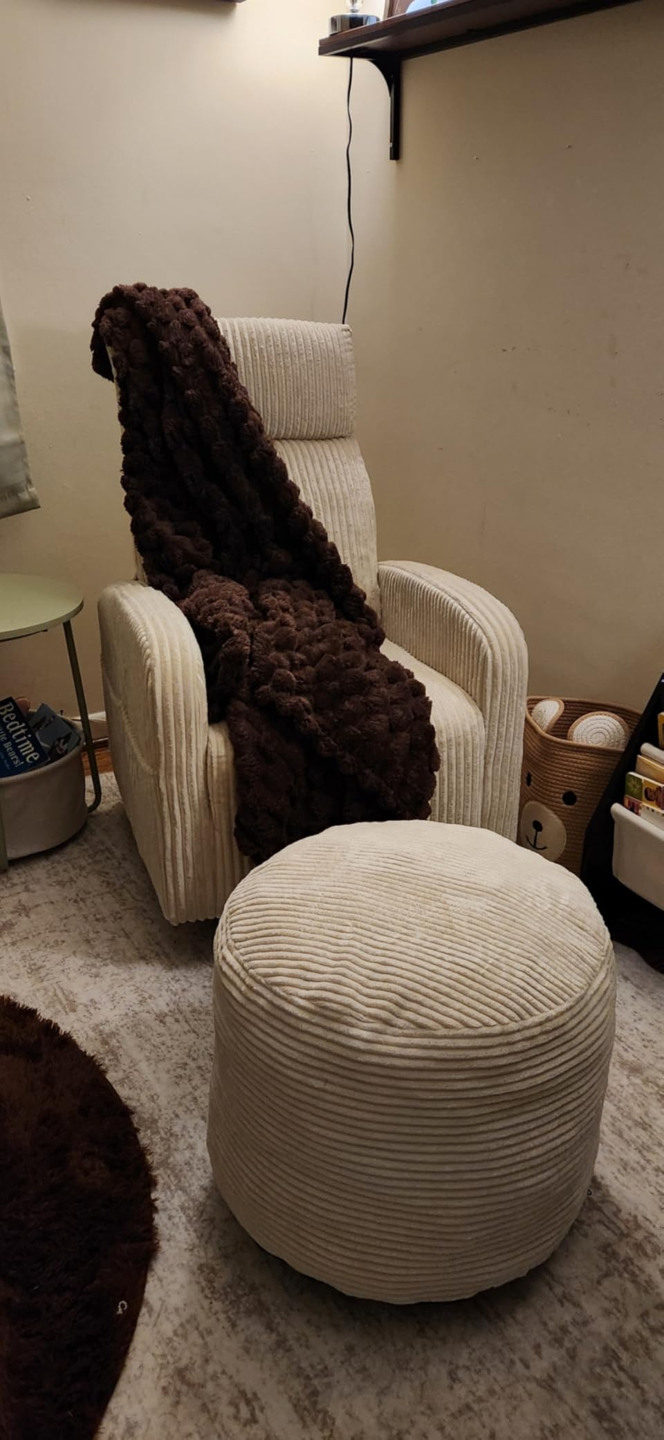 Yaheetech 360° Swivel Nursing Chair with Side Pockets, Beige customer photo 1