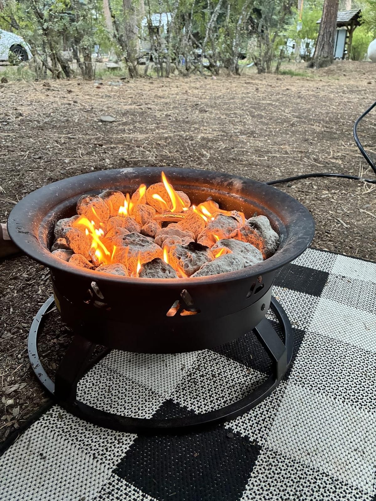 VEVOR Propane Fire Pit, 19-Inch Diameter Outdoor Portable Gas Fire Pit with Cover & Lava Rocks, Adjustable Flame Height Camping Firepit for Heating, Lighting, Gathering, 58,000 BTU, Black customer photo 2