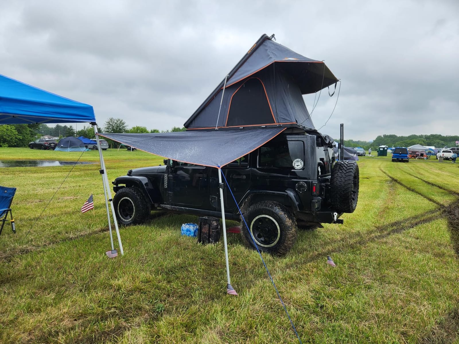 Adventurer Pro Rooftop Tent Hard Shell, 2-3 Person Aluminum Roof Top Tent customer photo 2