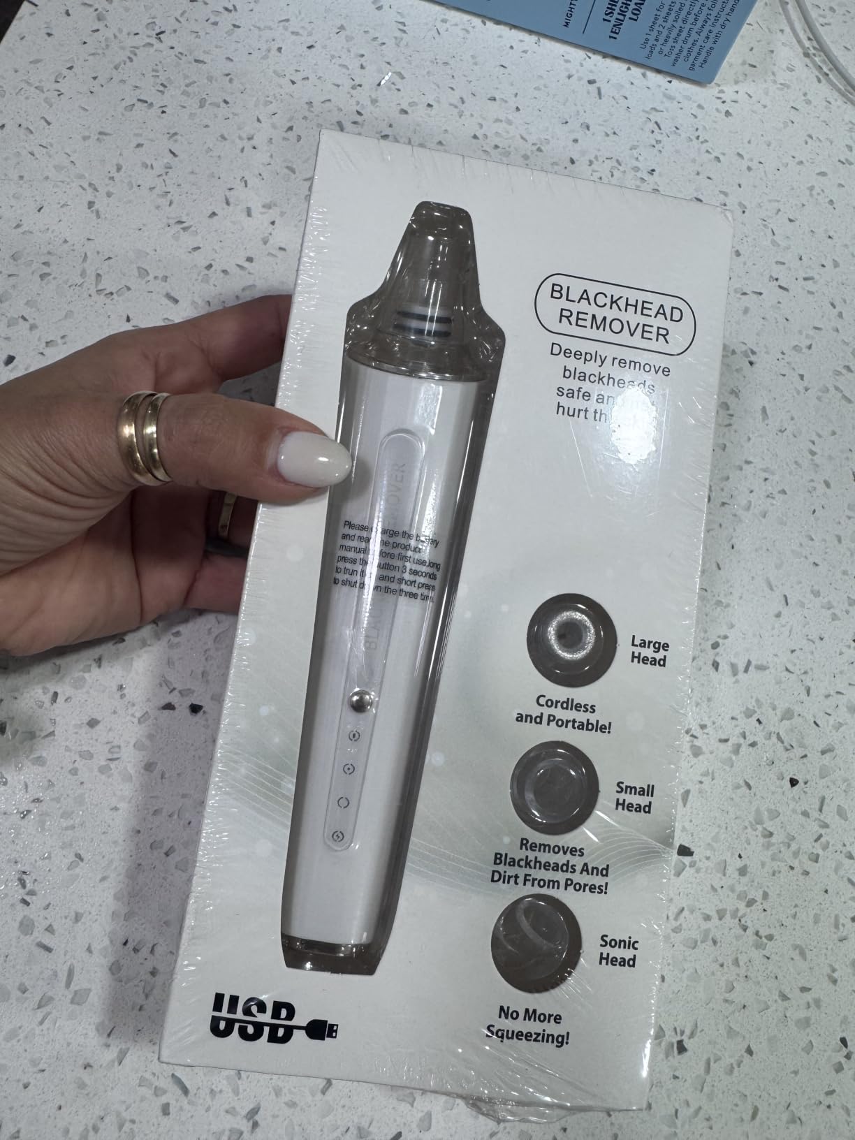 Blackhead Remover Pore Vacuum, Upgraded USB Rechargeable Facial Pore Cleaner Blackhead Removal Kit with 3 Suction Power,5 Probes Black Head Extractions Tool for Women & Men (Snowy) customer photo 1
