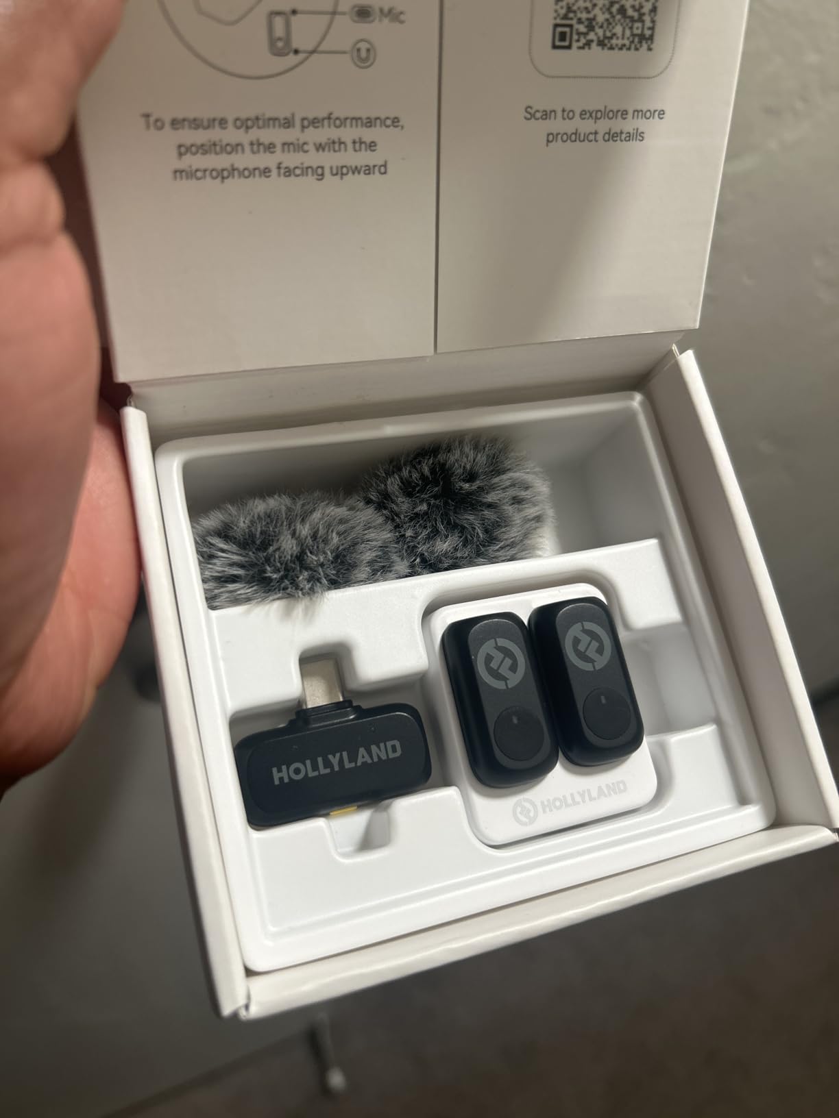Hollyland Lark A1(2TX + USB-C RX), Wireless Microphone for iPhone & Android customer photo 2