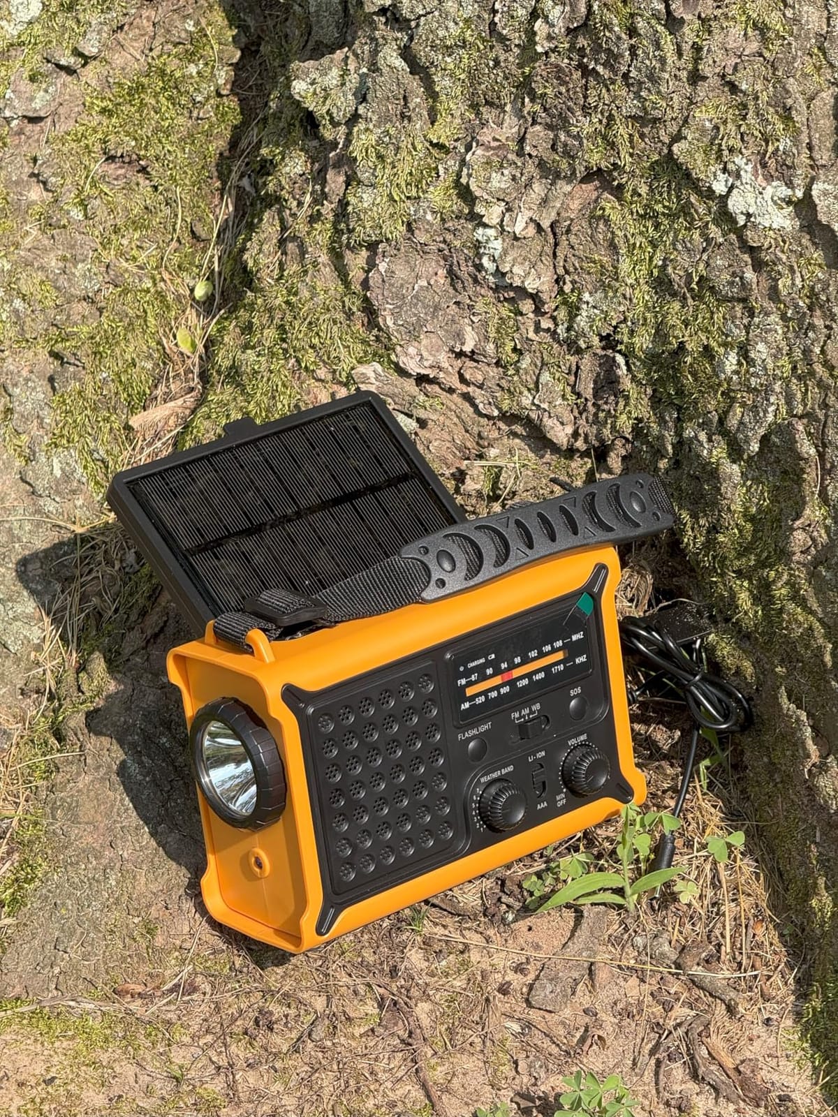 Emergency Weather Radio with Large Solar Panel, Real 12000mAh Battery | Efficient Hand Crank, AM/FM/NOAA Bands, LED Flashlight, Reading Lamp, SOS Alarm & Phone Charger for Camping & Emergencies customer photo 2