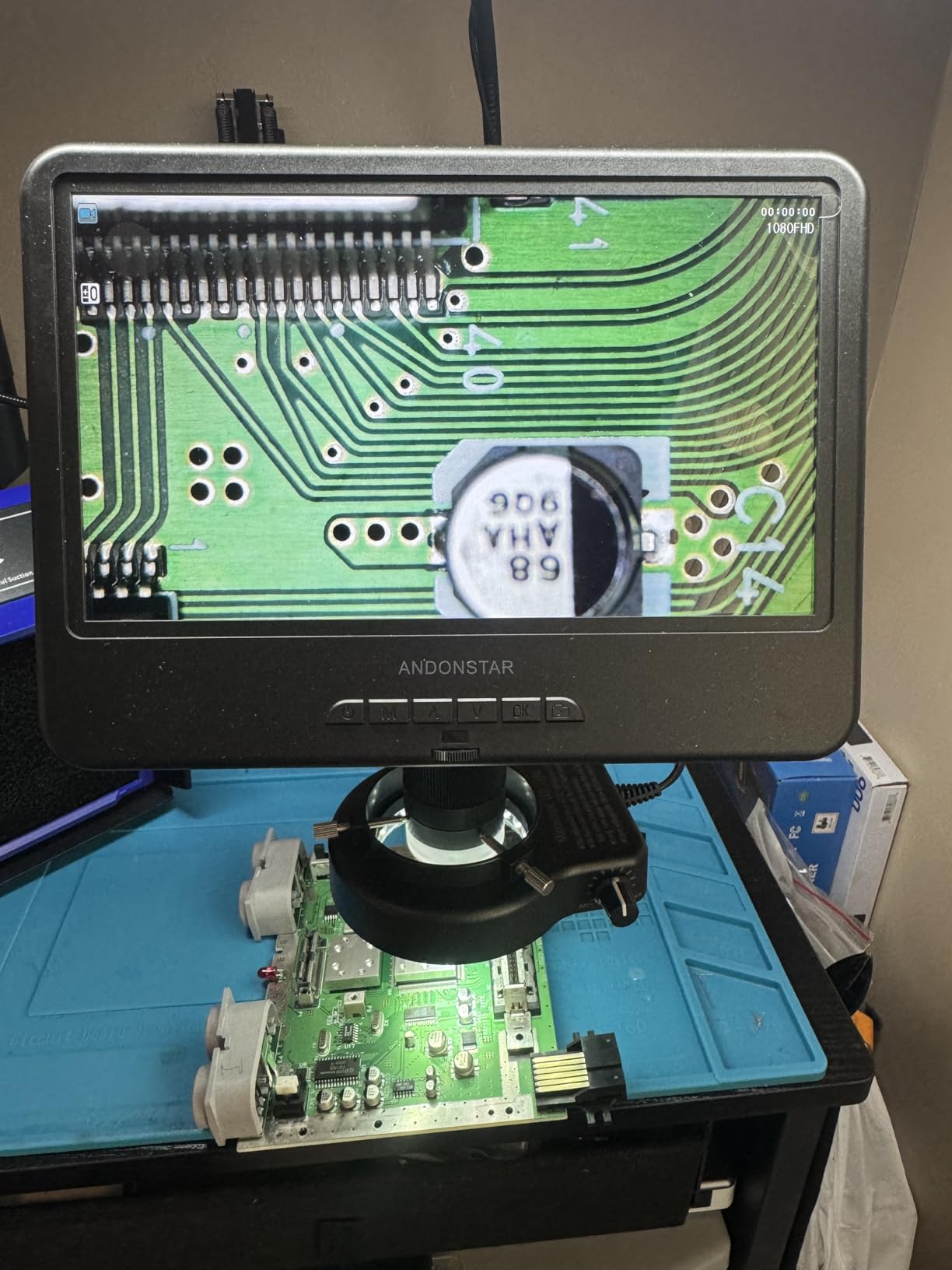 AD109 Digital Microscope with 10.1