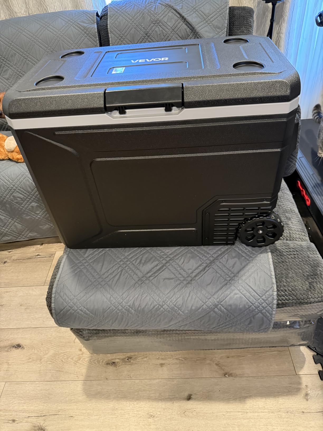 VEVOR 12 Volt Car Refrigerator, 100.4QT/95L Portable Car Fridge Dual Zone customer photo 2