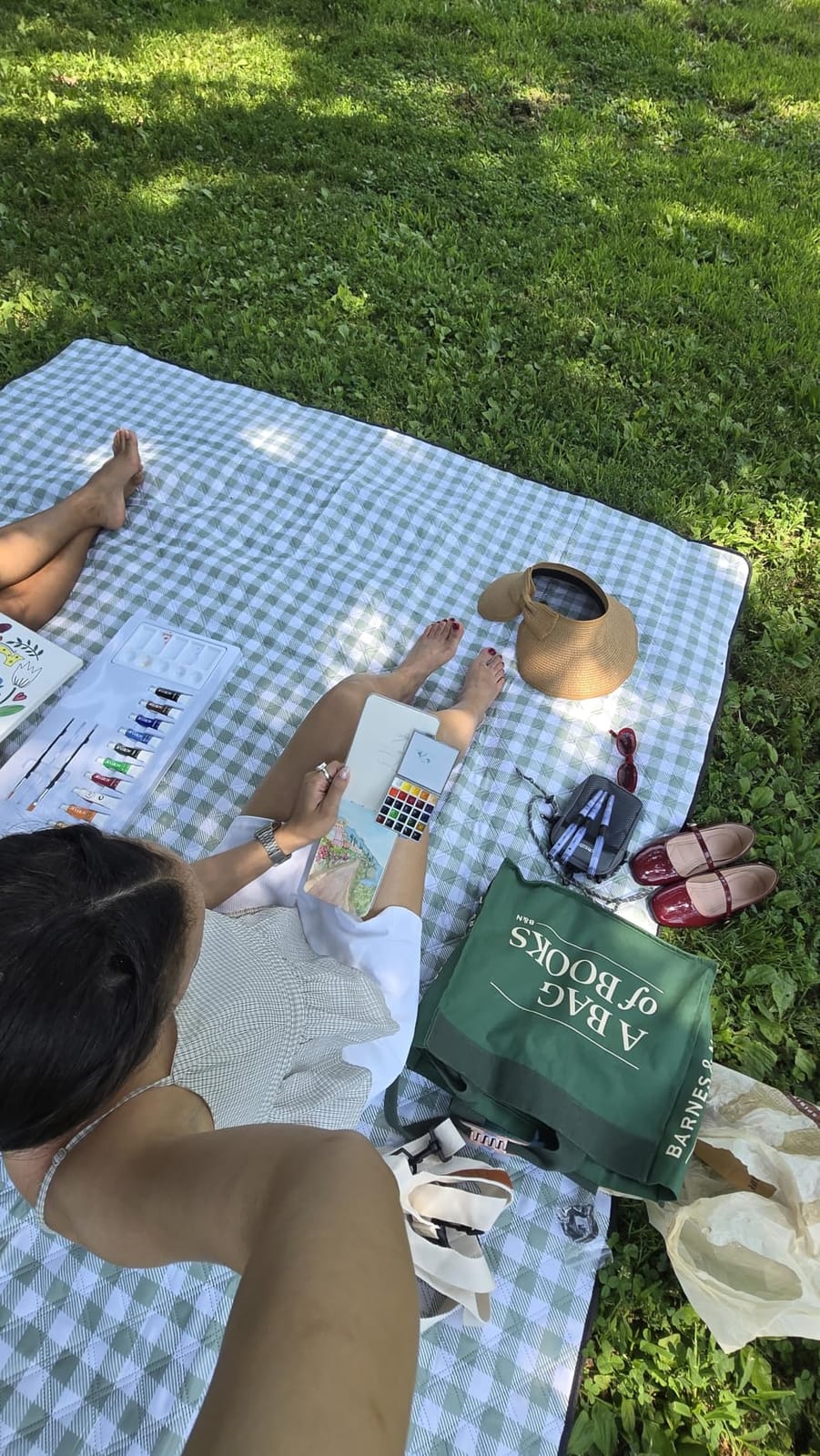 Genovega Waterproof Picnic Blanket Beach Outdoor Camping Mat Rug Extra Large Foldable Cute Big Travel Essential Accessories Gift Park Patio Lawn Garden Grass Play Music Festival Concert Must Have customer photo 1