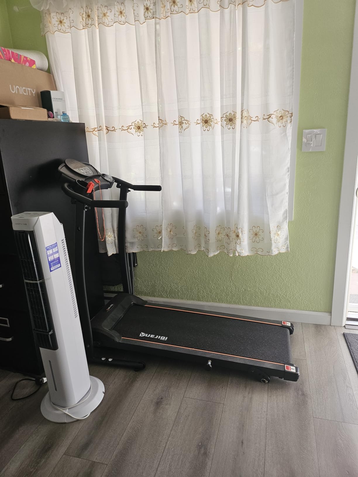 YUEJIQI Treadmill with 10%/25% Incline 8.5/10MPH for Office Home Gym customer photo 1