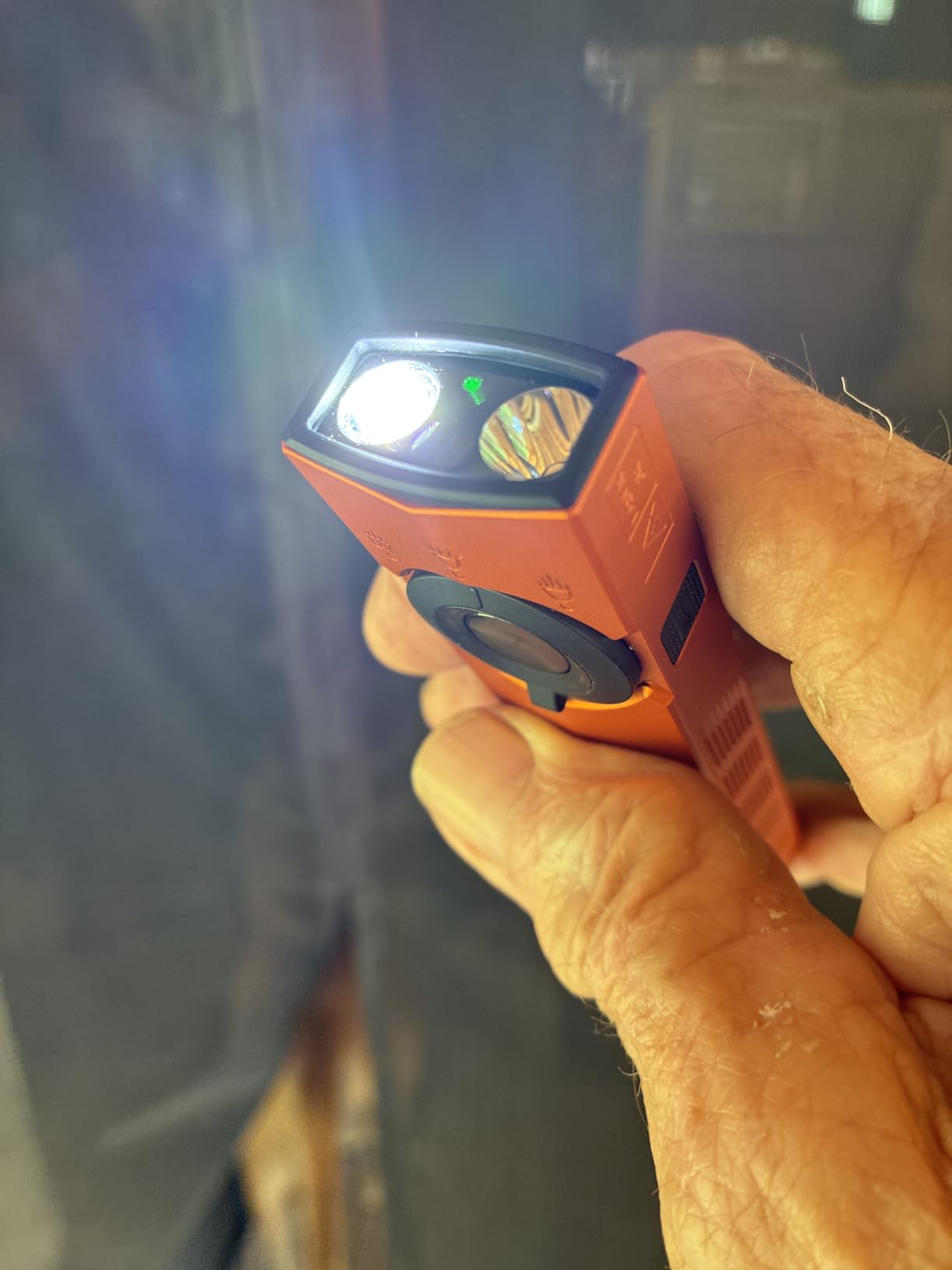 OLIGHT ArkPro EDC Flat Flashlight Rechargeable, Pocket Light, Black CW | Green Beam, White LED, UV Flashlight, 1500 Lumens Flash Light, USB-C Magnetic, Camping Lights, Emergency Work Outdoor Home customer photo 1