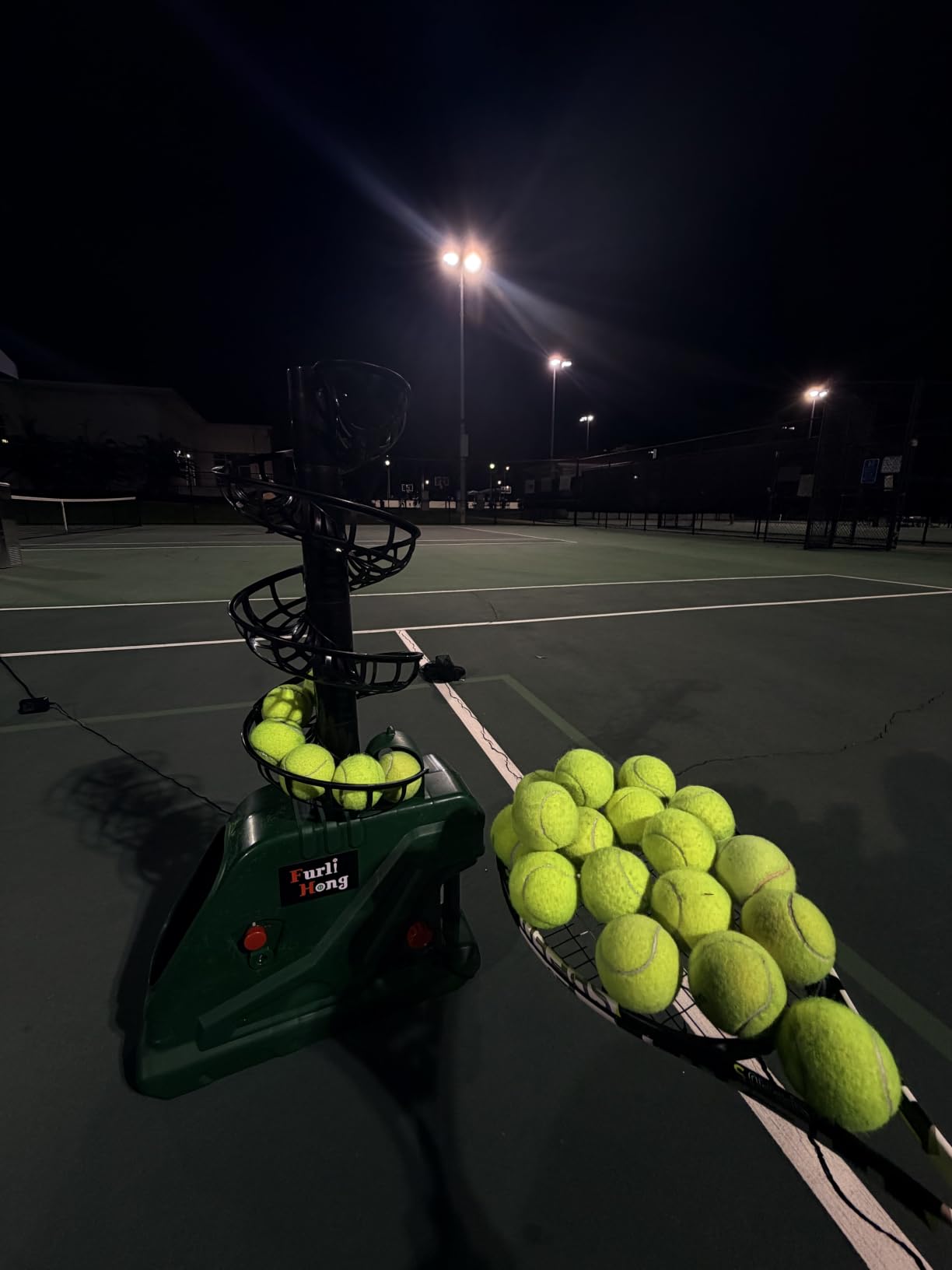 Furlihong 3819BH Portable Tennis Ball Machine customer photo 1