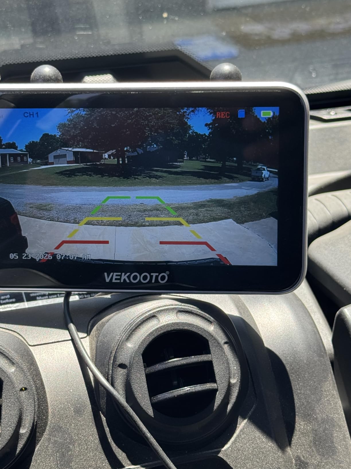 VEKOOTO VK7 Pro Magnetic Solar Wireless Backup Camera, 7-Inch Touchscreen | 15,800mAh Battery for Extended Use, HD 1080P, No Wiring Required, Ideal for Hitching, Horse Trailers, RVs and Trucks customer photo 1