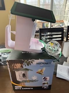 TECKNET Smart Bird Feeder with Camera, 2K UHD Video, AI Bird Species Identification, Instant Arrival Alerts, Solar Powered, Waterproof Birdhouse Camera, Gift for BirdLovers, Family, Green customer photo 1