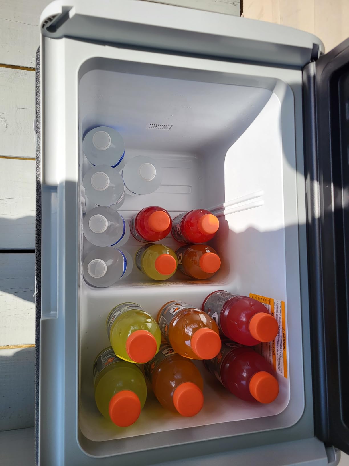 VEVOR Car Refrigerator, DC 12/24V AC100-240V Compressor Electric Cooler, -4°F to 68°F Car Fridge with APP Control, 16 QT Cars Freezer for RVs, Campsites, Boats, Camping, Fishing, 60W Portable Freezer customer photo 1