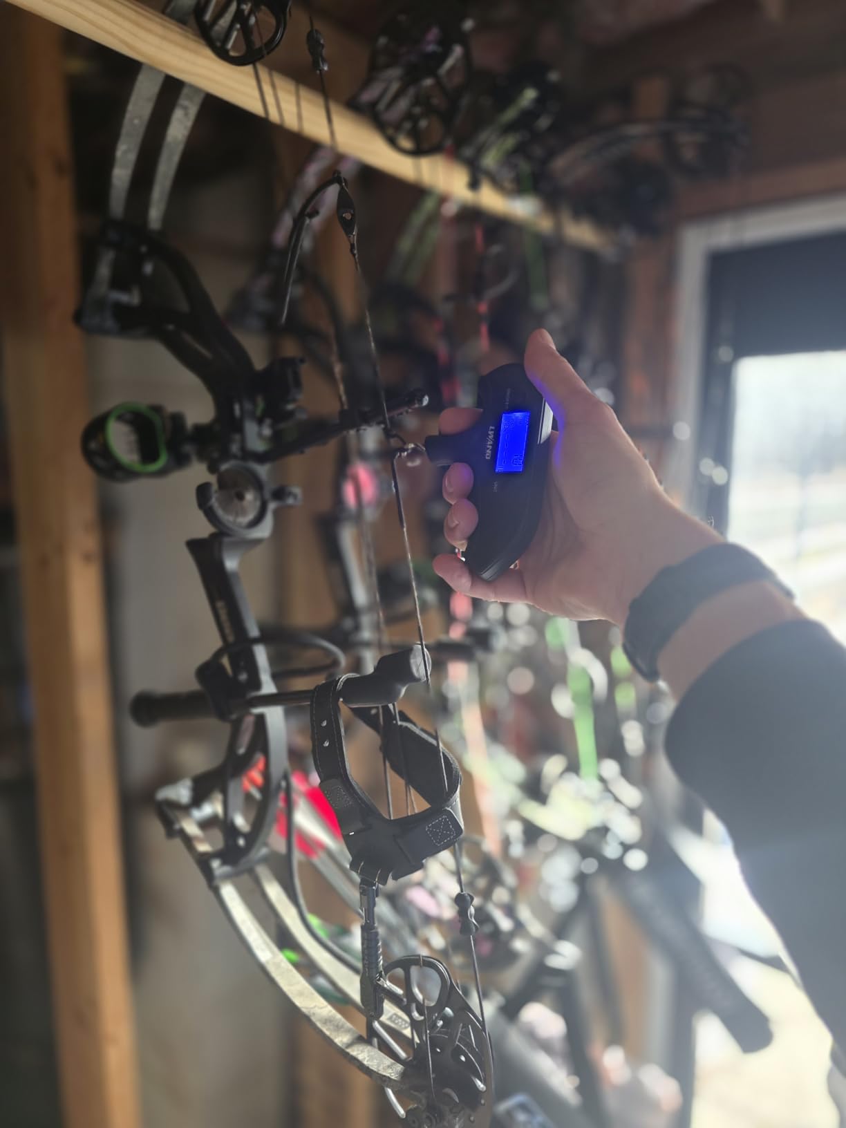 LWANO Digital Bow Scale, 110lbs/50kg Archery Compound Bow Scale | Peak/Hold/Let-Off Function, Aluminum, Up to 110lbs/50kg customer photo 2