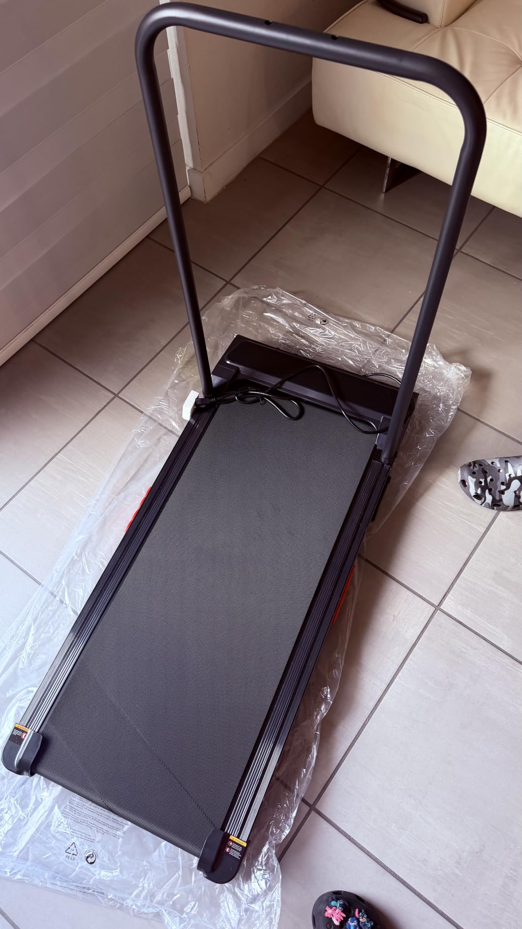 Portable Walking Pad Treadmill with Handle Bar and Incline for Home, 0.6-7.6MPH Under Desk Treadmill for Home Small, 350LBS Small Treadmills with Handles, 3.0HP Treadmills for Exercising customer photo 1