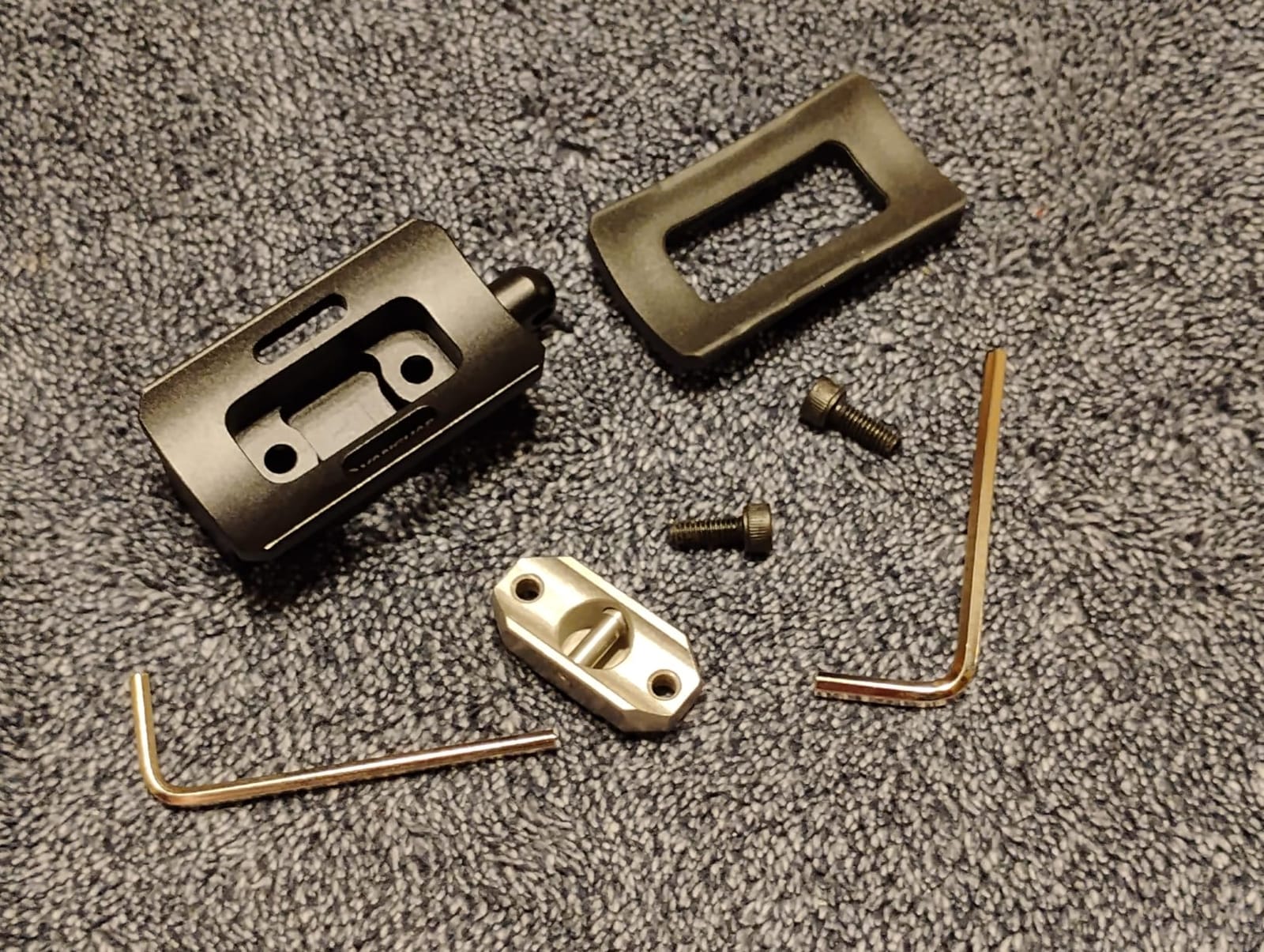 Vanguard Equalizer Pivot Bi Pods, Pic Rail Attachment customer photo 1