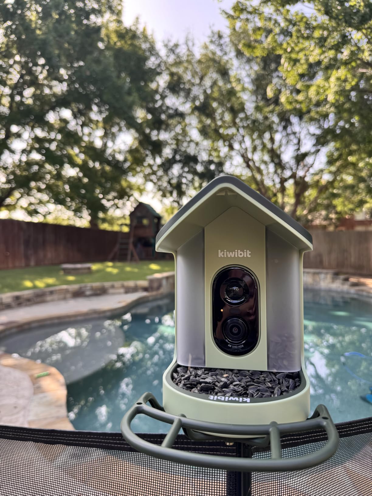 Kiwibit Solar Powered Smart Bird Feeder with Camera 2 Mini, 4K Live Stream | 8MP Photos, AI Bird Species Identification, Slow-Motion Video, Outdoor Bird Watching Gifts for Bird Lovers customer photo 1