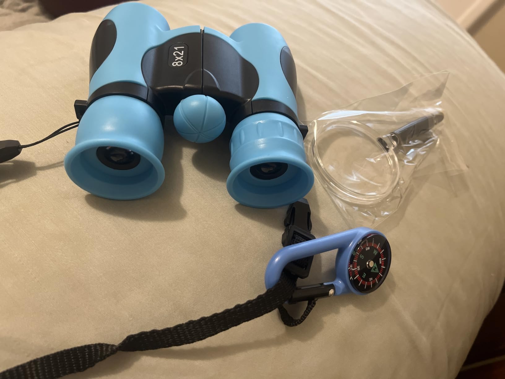 8x21 Kids Binoculars with 25 Scavenger Hunt Cards, Camping Toys for Boys Girls Ages 4-6-8-12 Outdoor Explorer Kit with Compass|Magnifying Glass, 3-12 Year Old Boy Bird Watching Hiking Birthday Gift customer photo 2