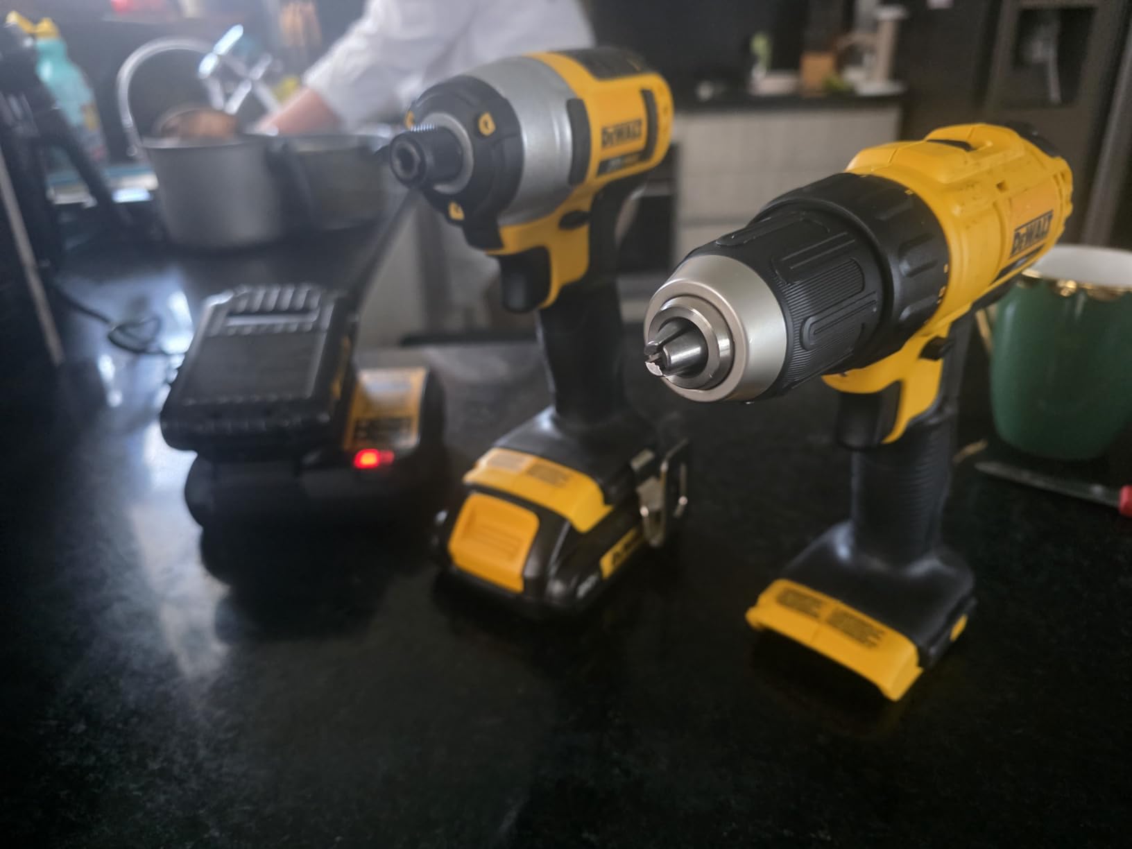 DEWALT 20V MAX Cordless Drill and Impact Driver, Power Tool Combo Kit , Includes 2 Batteries, Charger and Bag (DCK240C2) customer photo 1