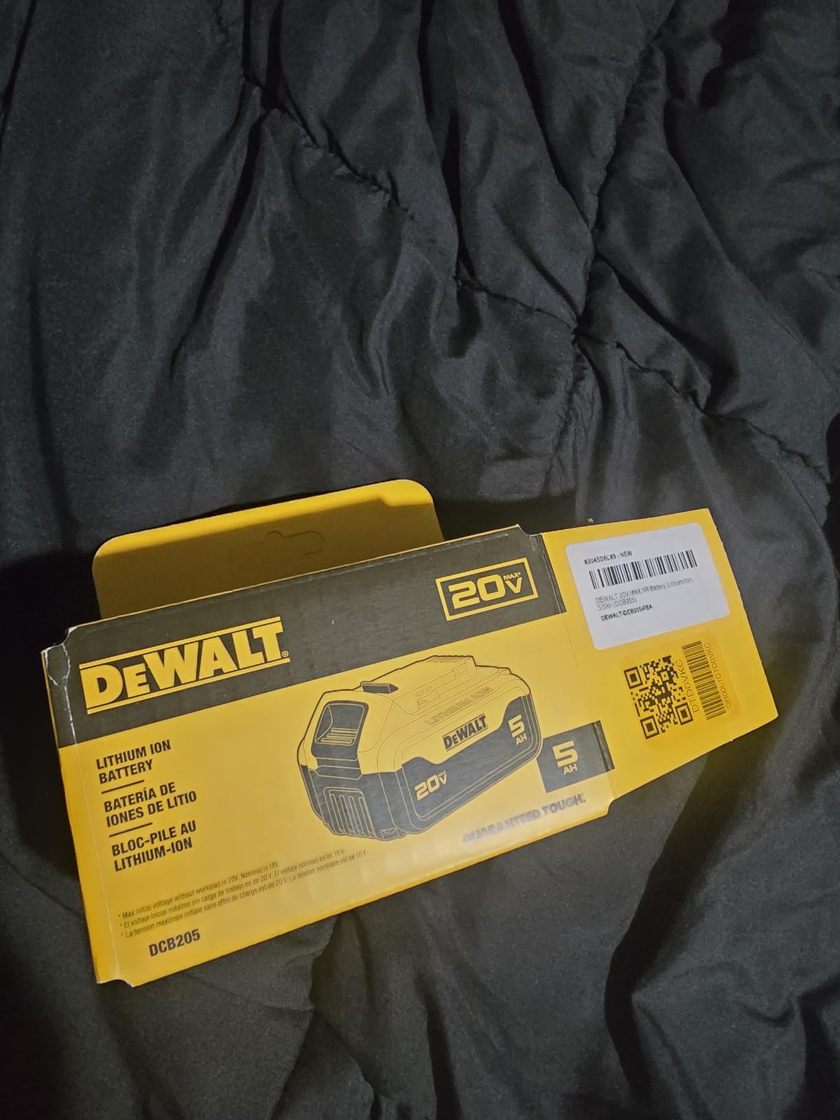DEWALT 20V MAX Battery, Lithium Ion, 5.0Ah (DCB205) customer photo 1