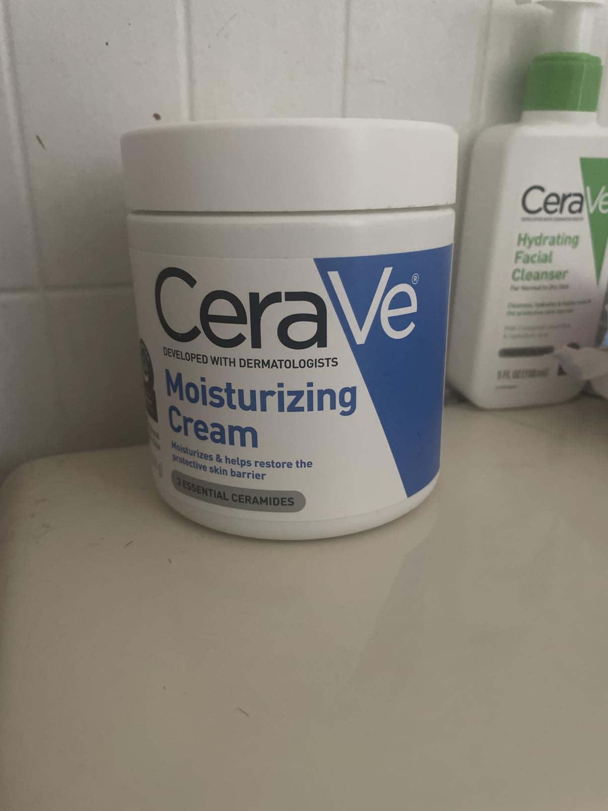 CeraVe Moisturizing Cream, Face & Body Moisturizer for Dry Skin, 19oz customer photo 2