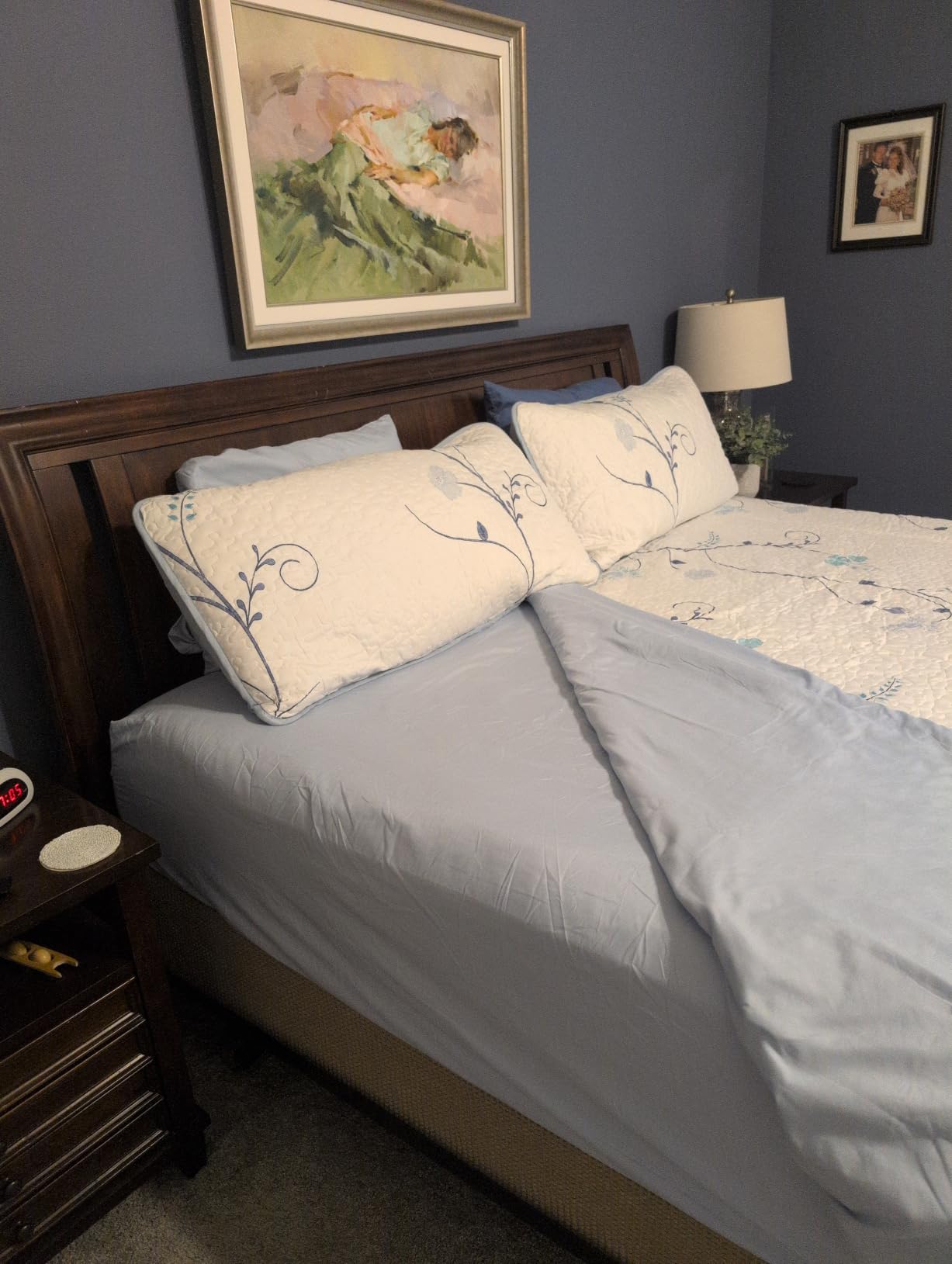 Queen 6 Piece Bed Sheet Set - Comfy, Breathable & Cooling Sheets - White customer photo 2