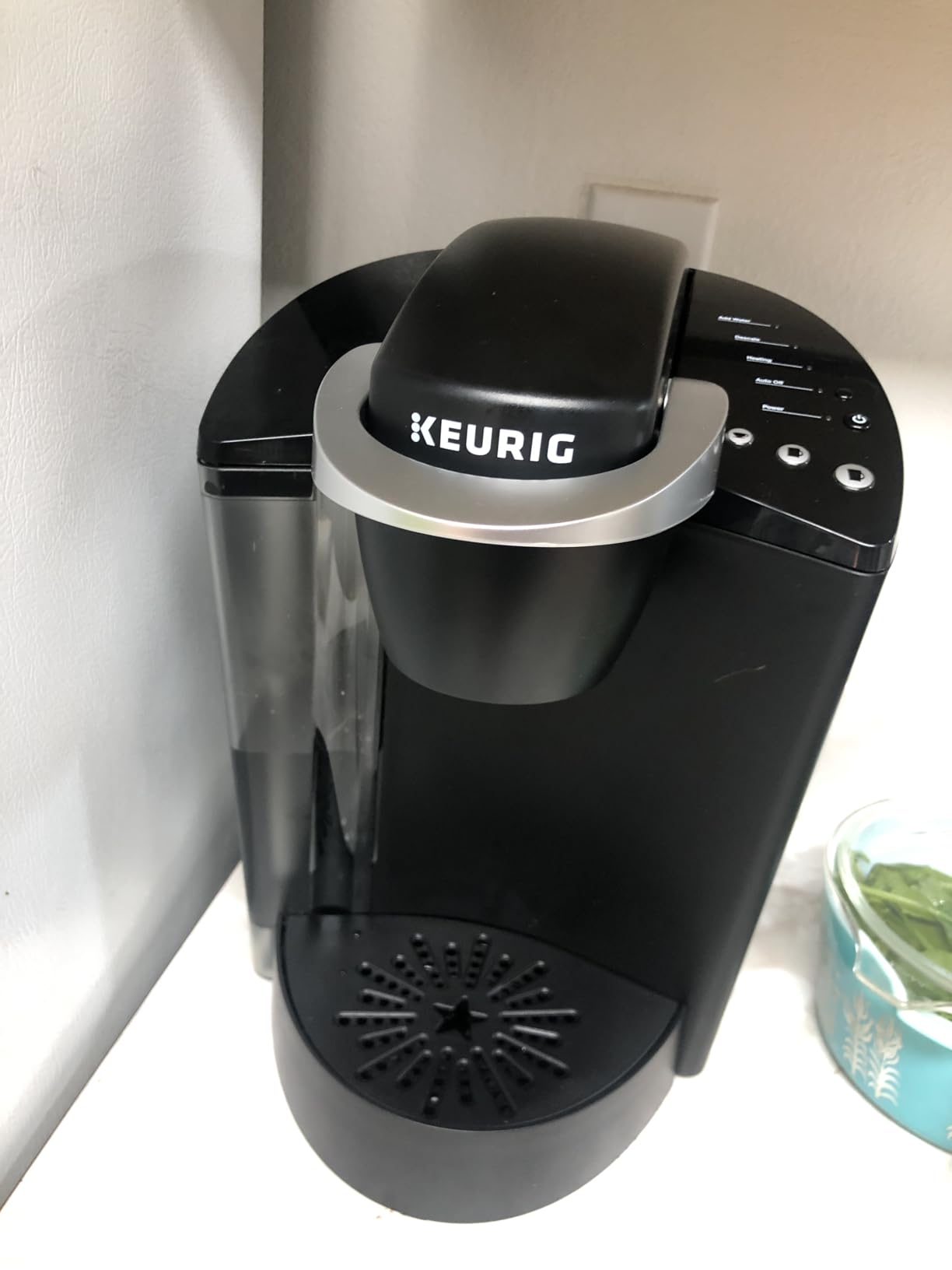 Keurig K-Classic Single Serve K-Cup Pod Coffee Maker, with 3 Brew Sizes, 48oz Removable Reservoir, Black customer photo 2