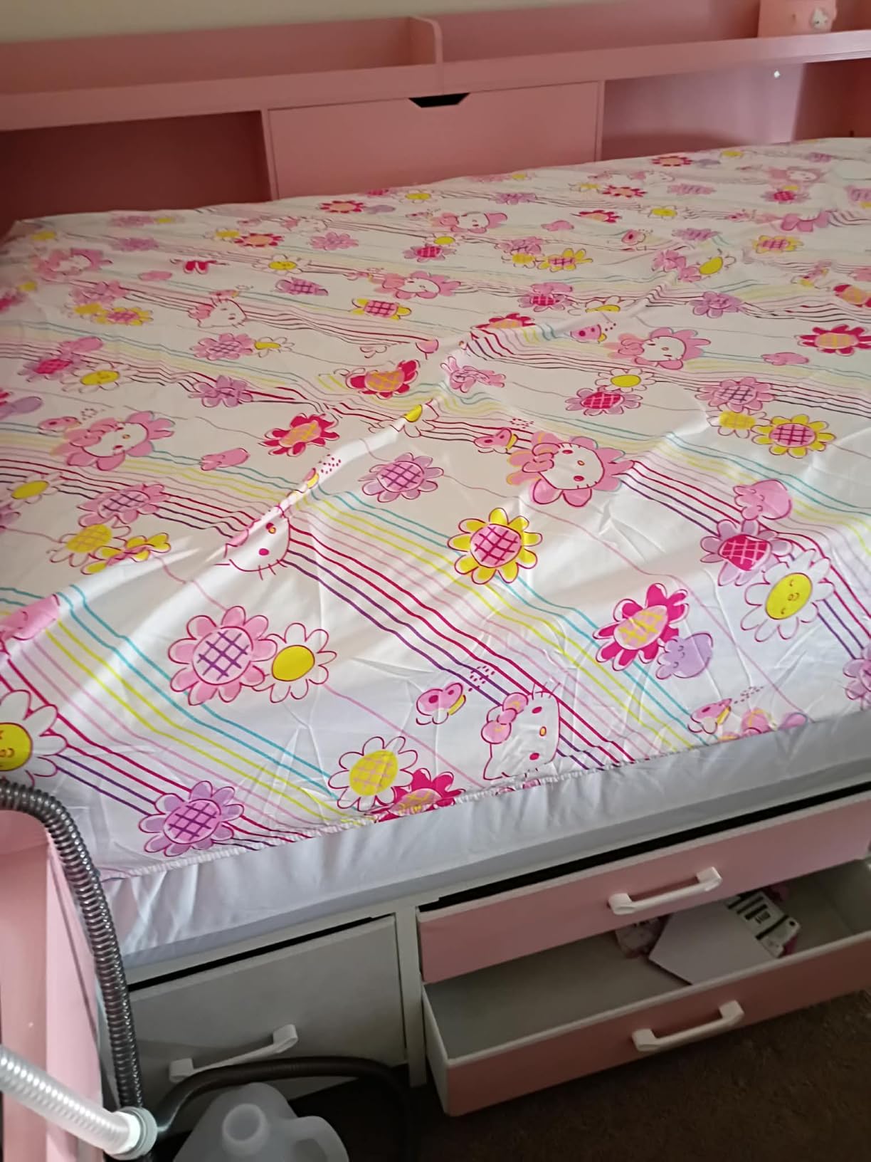Queen Size 4 Piece Sheet Set - Comfy Breathable & Cooling Sheets - White customer photo 1