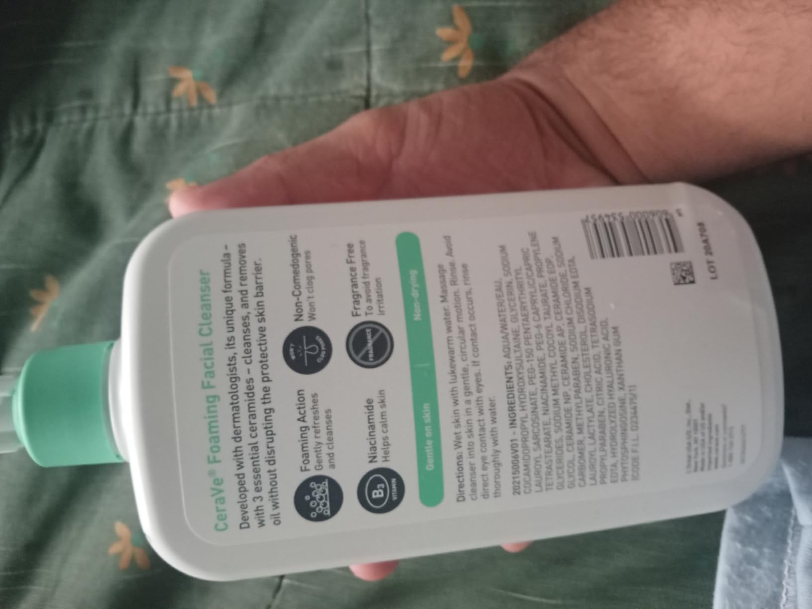 CeraVe Foaming Facial Cleanser, Face Wash for Oily Skin, 16fl oz customer photo 2