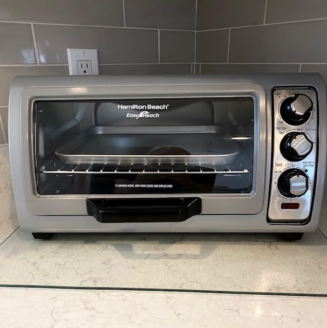 Hamilton Beach Easy Reach 6 Slice Countertop Toaster Oven customer photo 2