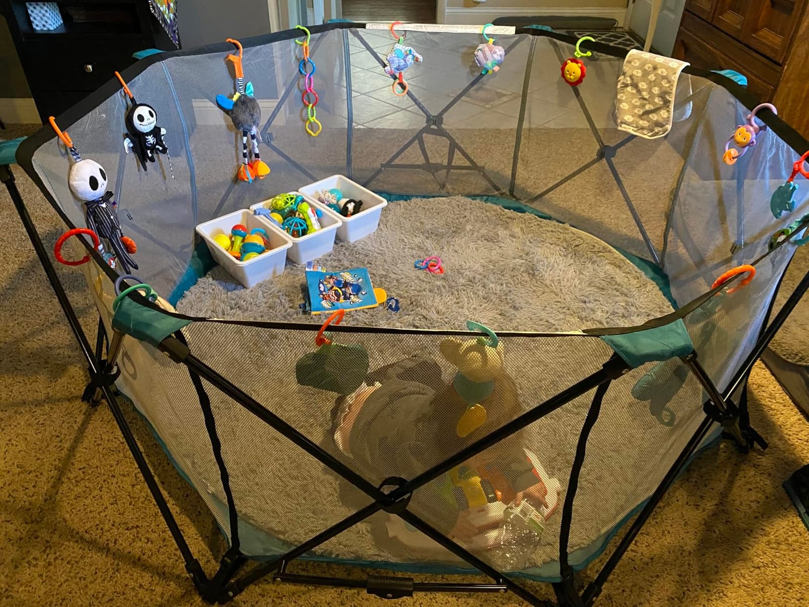 Regalo Safety My Play Deluxe Extra Large Baby Playpen & Portable Play Yard, Foldable 8-Panel Indoor Outdoor Playpen for Babies & Toddlers, Mesh Sides, Washable Nylon Bottom, 62