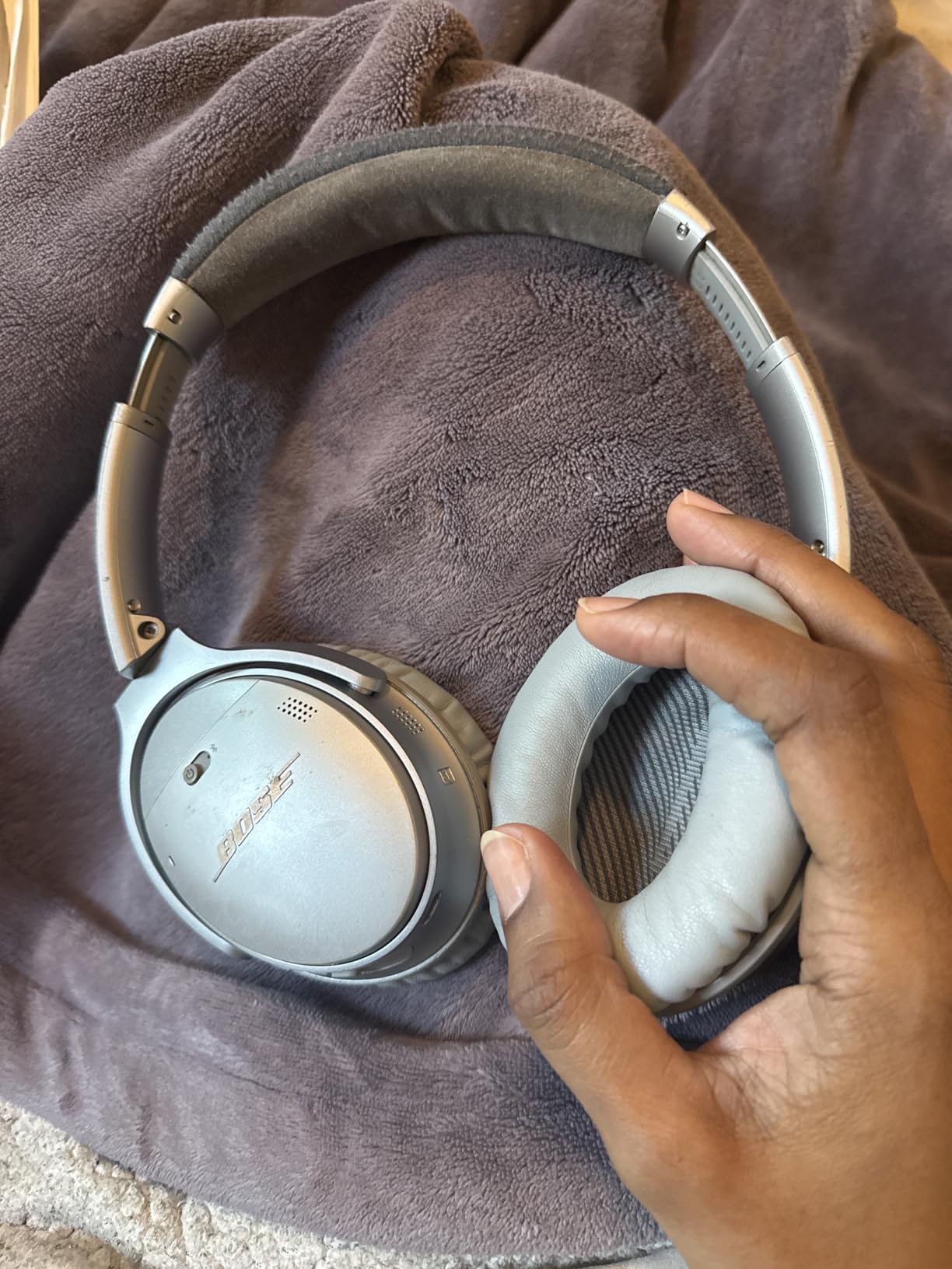 Bose QuietComfort 35 II Wireless Bluetooth Headphones, Noise-Cancelling, with Alexa Voice Control - Black customer photo 1