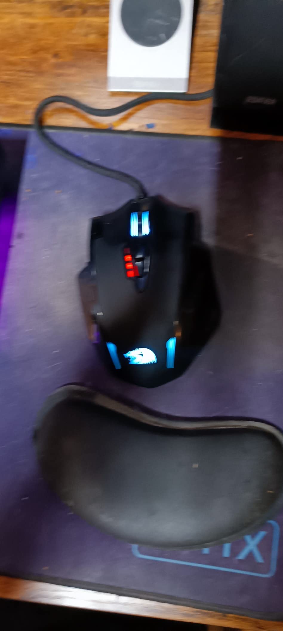 Redragon M908 Wired MMO RGB Gaming Mouse 12400 DPI Remapping Keys customer photo 2