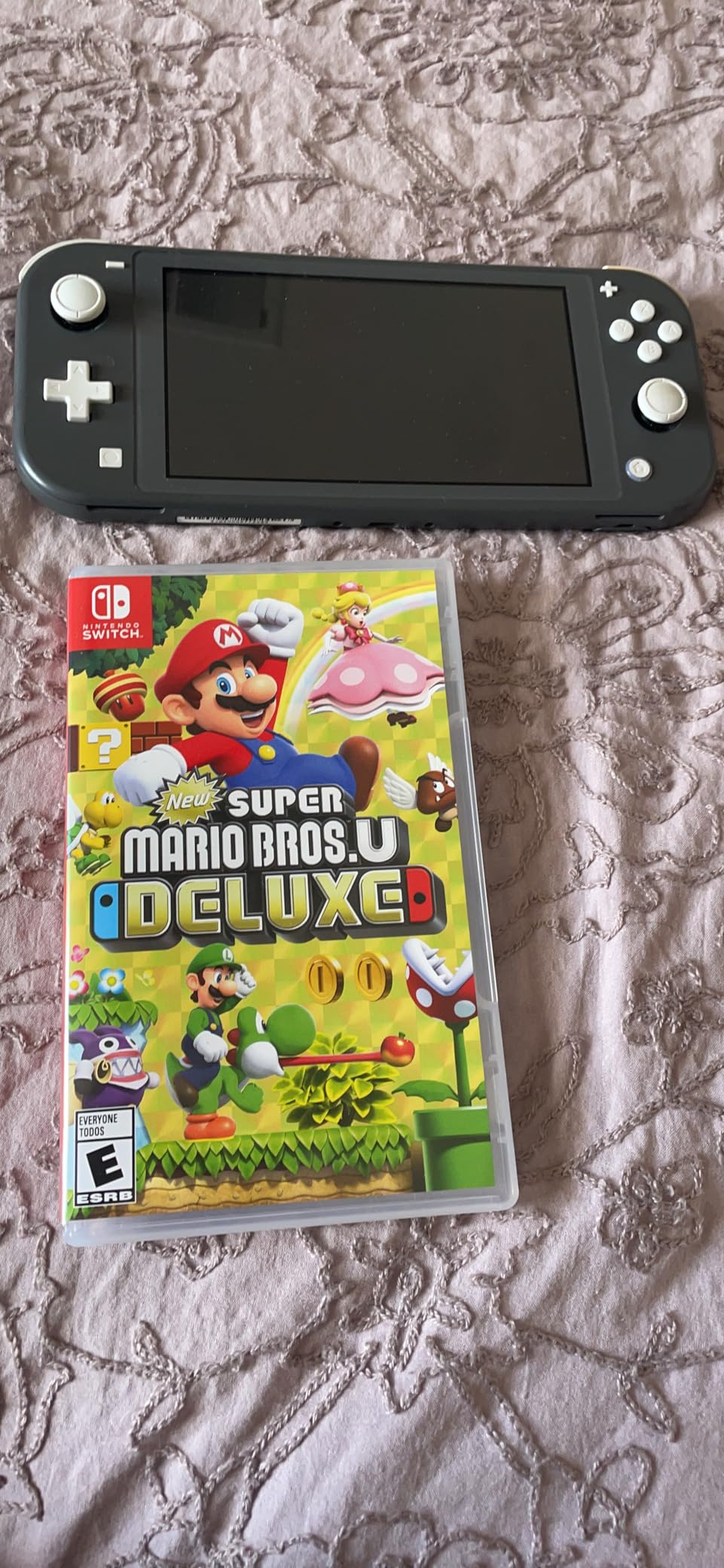 New Super Mario Bros. U Deluxe - US Version customer photo 2