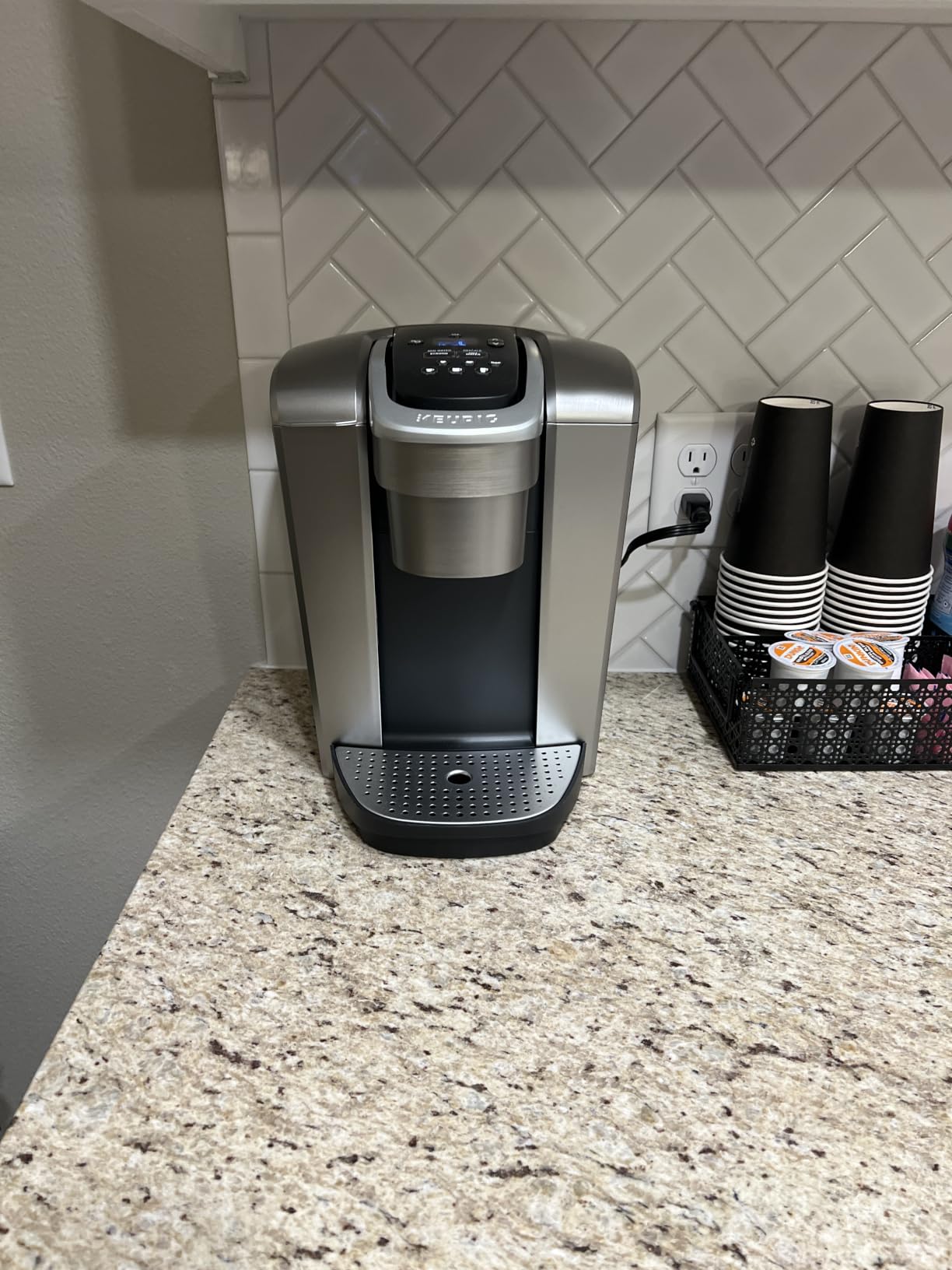Keurig K-Elite Single Serve K-Cup Pod Coffee Maker, with Strength and Temperature Control, Iced Coffee Capability, 8 to 12oz Brew Size, Programmable, Brushed Gold customer photo 2