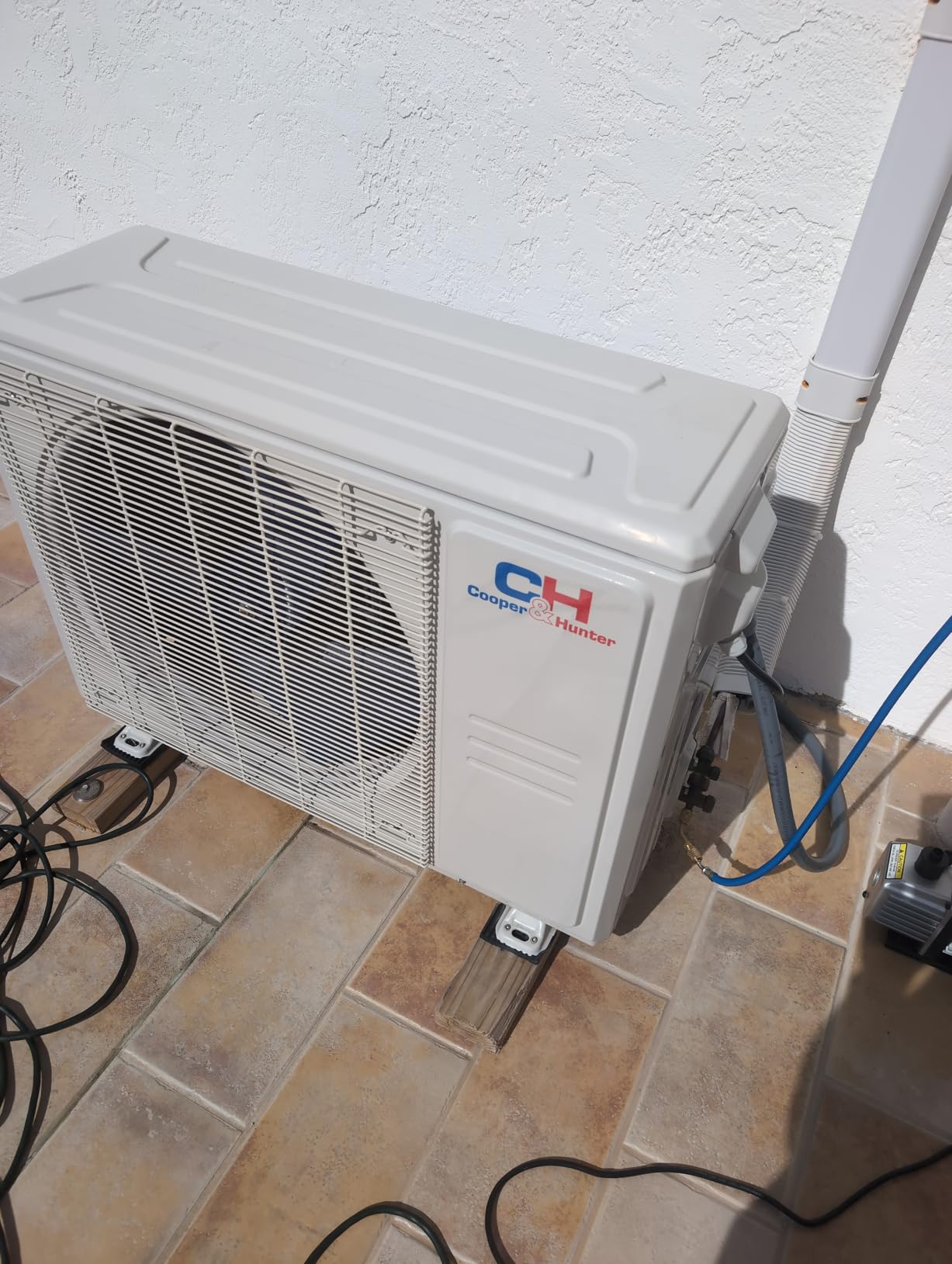 Cooper & Hunter 24,000 BTU 230V Wall Mount Mini Split AC, 18.7 SEER2 customer photo 2