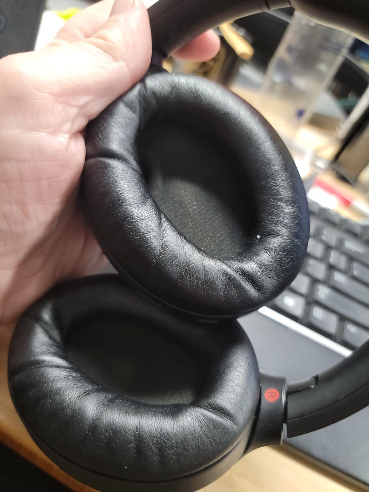 Sony WH-1000XM4 Wireless Noise Cancelling Headphones, Black customer photo 1