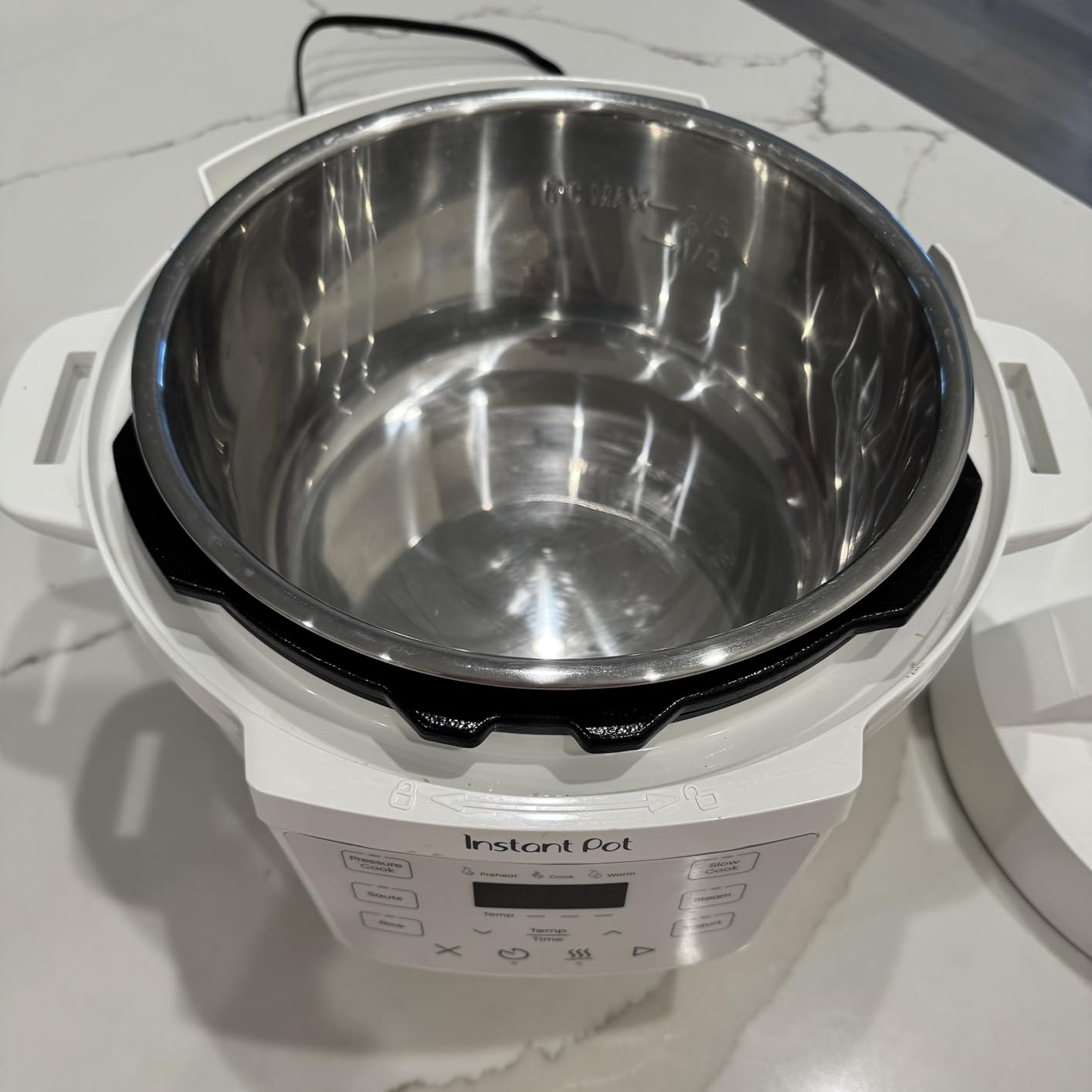 Instant Pot Rio 6 Qt 7-in-1 Electric Pressure Cooker, Black customer photo 2
