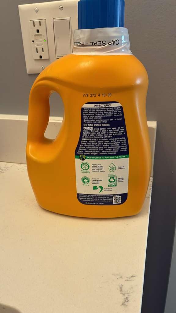 ARM & HAMMER Plus OxiClean Liquid Laundry Detergent customer photo 1