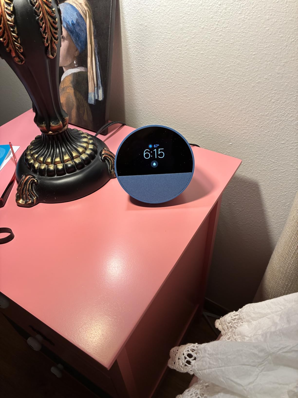 Amazon Echo Spot (newest model), Great for nightstands, offices and kitchens, Smart alarm clock, Designed for Alexa+, Black customer photo 2