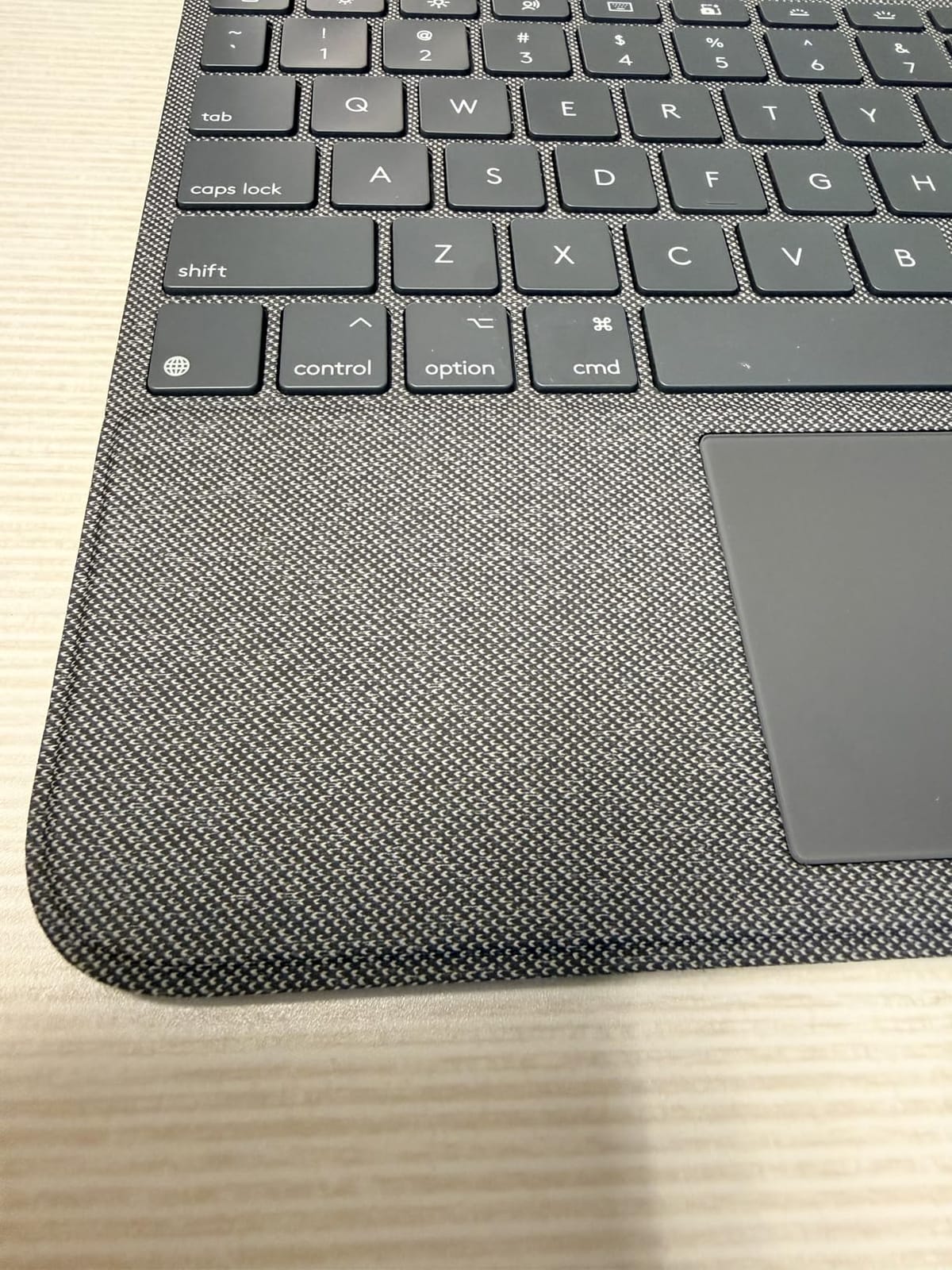 Logitech Combo Touch, Detachable iPad Keyboard Case 10th gen - Oxford Gray customer photo 1