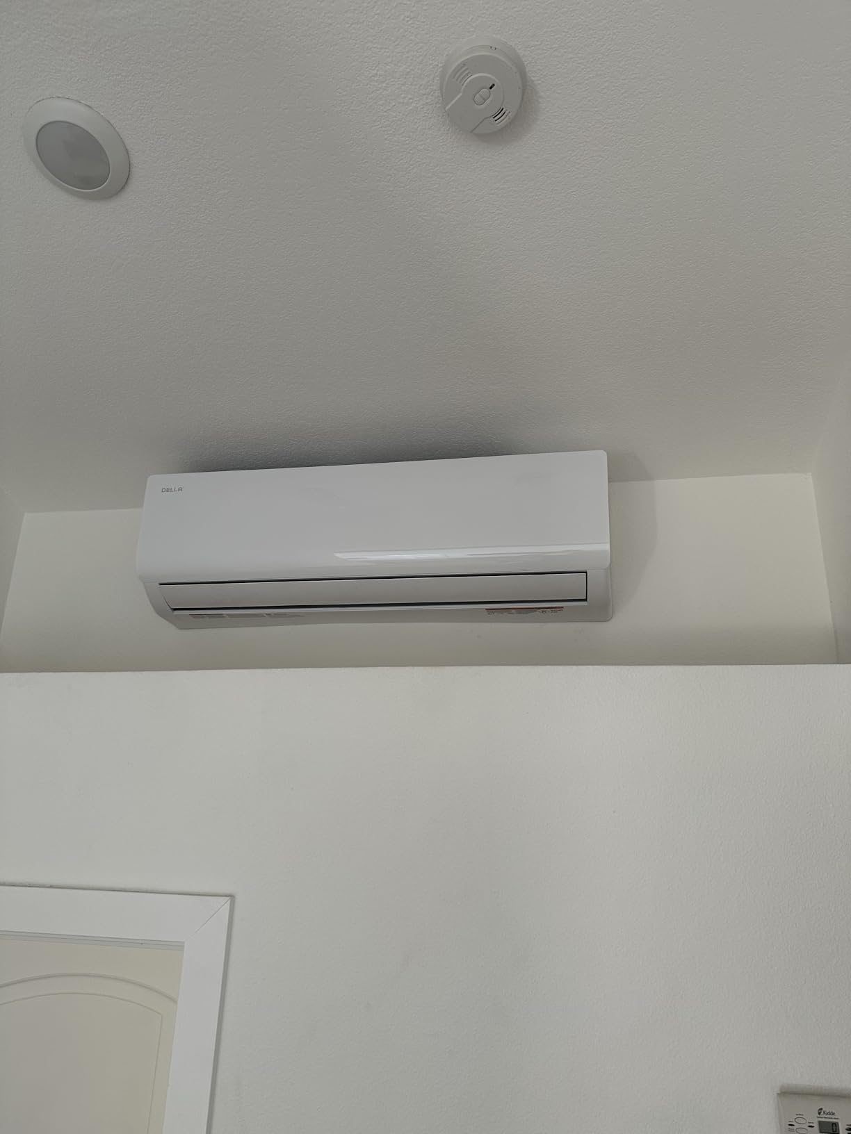 DELLA Vario Series 36,000 BTU 3 Ton 19 SEER2 Ductless Mini Split AC, Pre-Charged Heat Pump, 230V Energy Efficient Inverter System, Work with Alexa, Cools up to 2500 Sq.Ft, 16.4ft Installation Kit customer photo 1