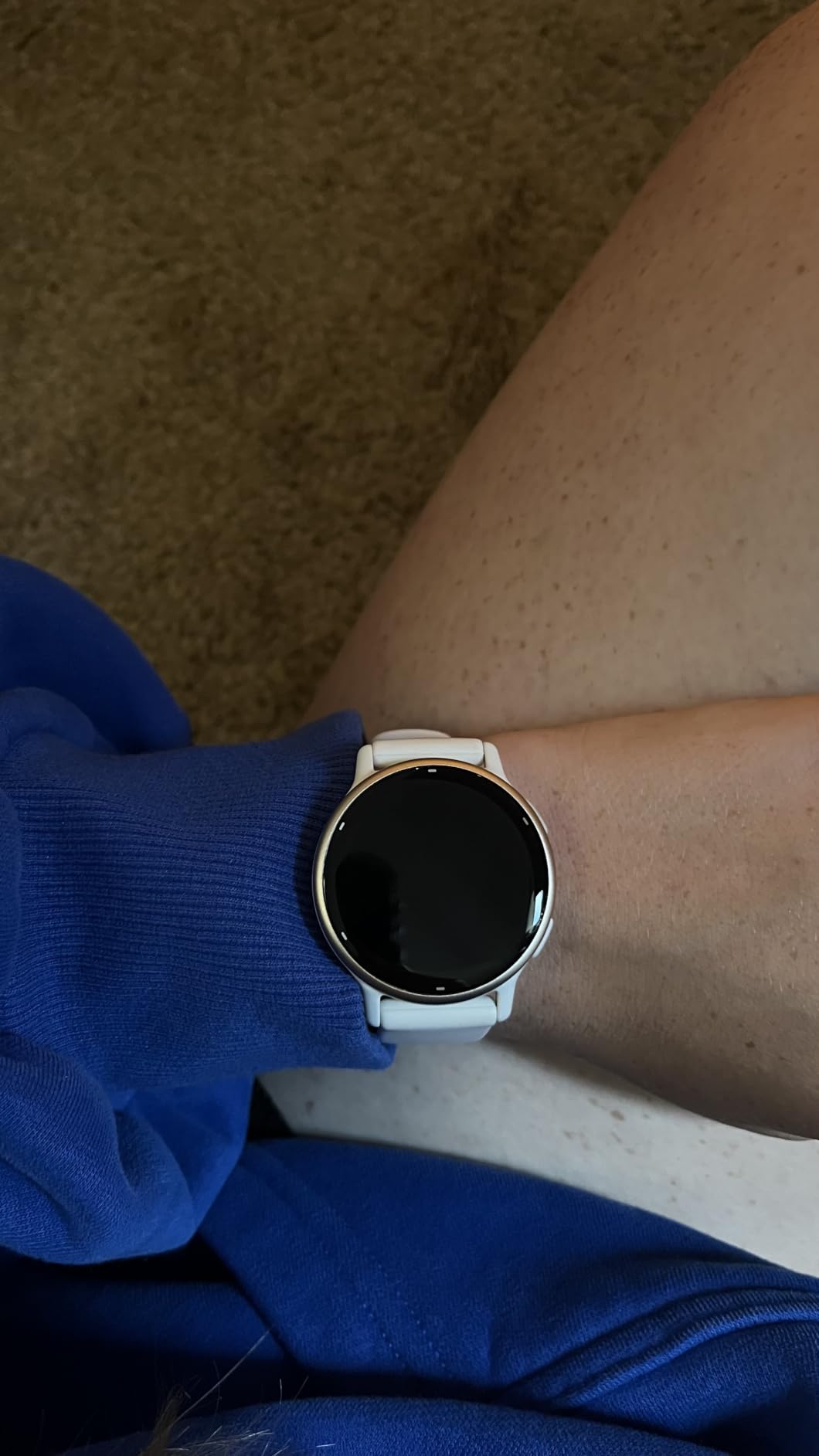 Garmin vívoactive® 5, Health & Fitness GPS Smartwatch, 42mm, Ivory customer photo 1