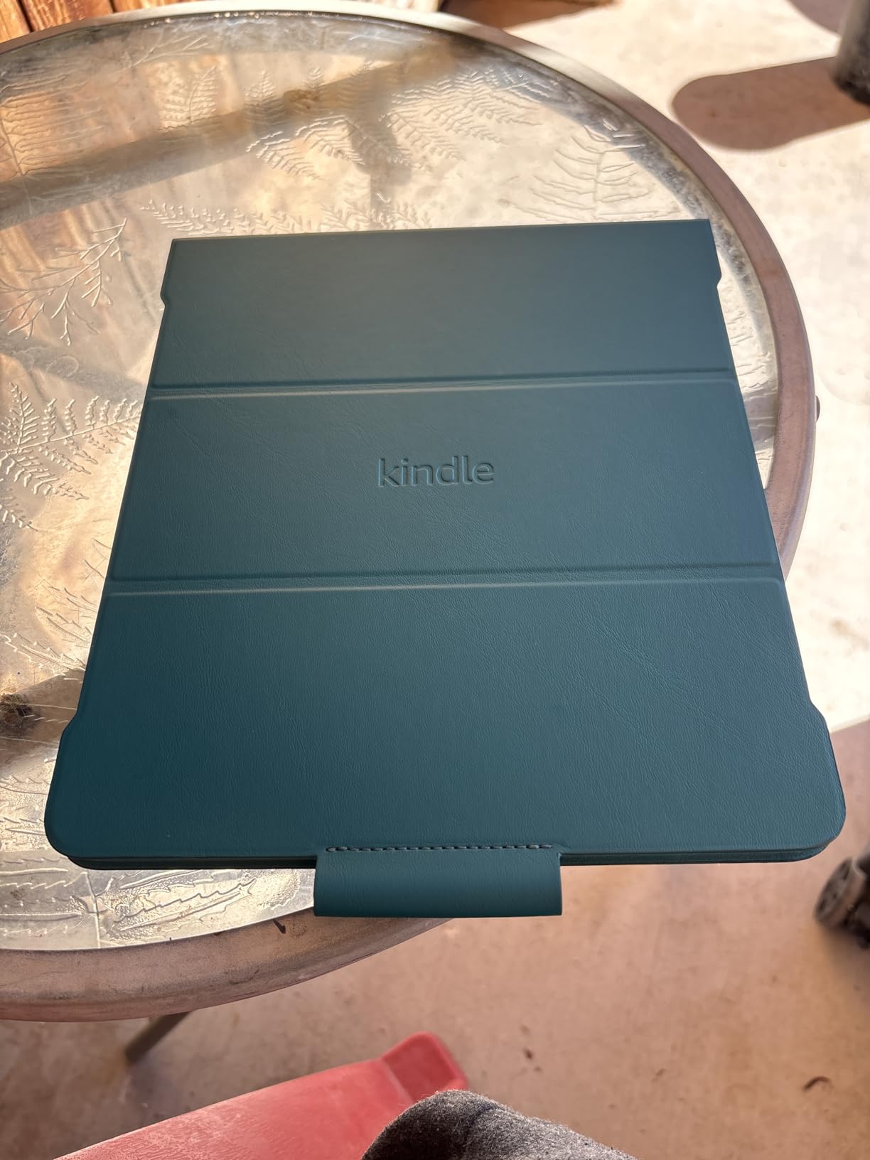 Plant-Based Leather Folio Cover with Magnetic Attach, Designed with Sustainability in Mind for Amazon Kindle Scribe customer photo 1