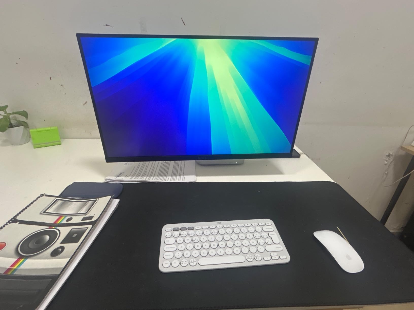 msi PRO MP273U, IPS 3840 x 2160 (UHD) Computer Monitor, 4K, 60 Hz, Adaptive-Synch, HDMI, DisplayPort, 4ms (GTG), Black customer photo 2