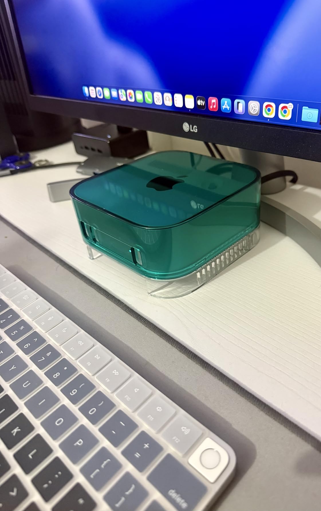 Apple 2024 Mac mini Desktop Computer with M4 chip with 10‑core CPU and 10‑core GPU: Built for Apple Intelligence, 16GB Unified Memory, 512GB SSD Storage, Gigabit Ethernet. Works with iPhone/iPad customer photo 1