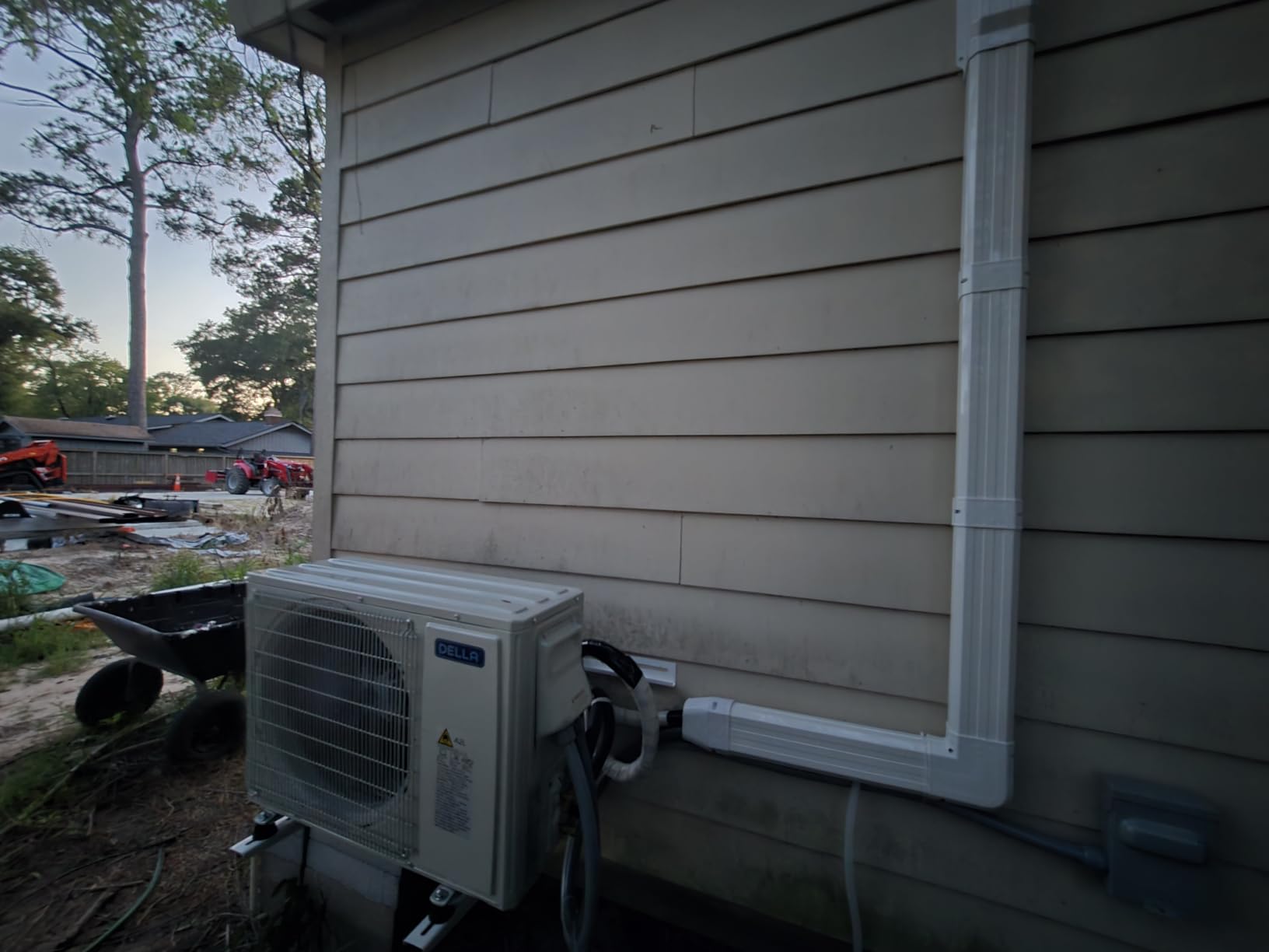 DELLA Motto Series 12000 BTU Mini Split AC, Cools up to 550 Sq.Ft, 19 SEER2 230V, Energy Efficient, Ductless Inverter System, 1 Ton Pre-Charged Heat Pump, Works with Alexa and WiFi, 16.4ft Kits customer photo 2