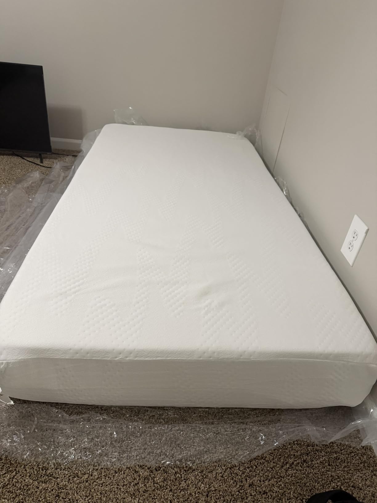 Novilla 12 Inch Queen Mattress in a Box, Gel Memory Foam for Cooling Night customer photo 1